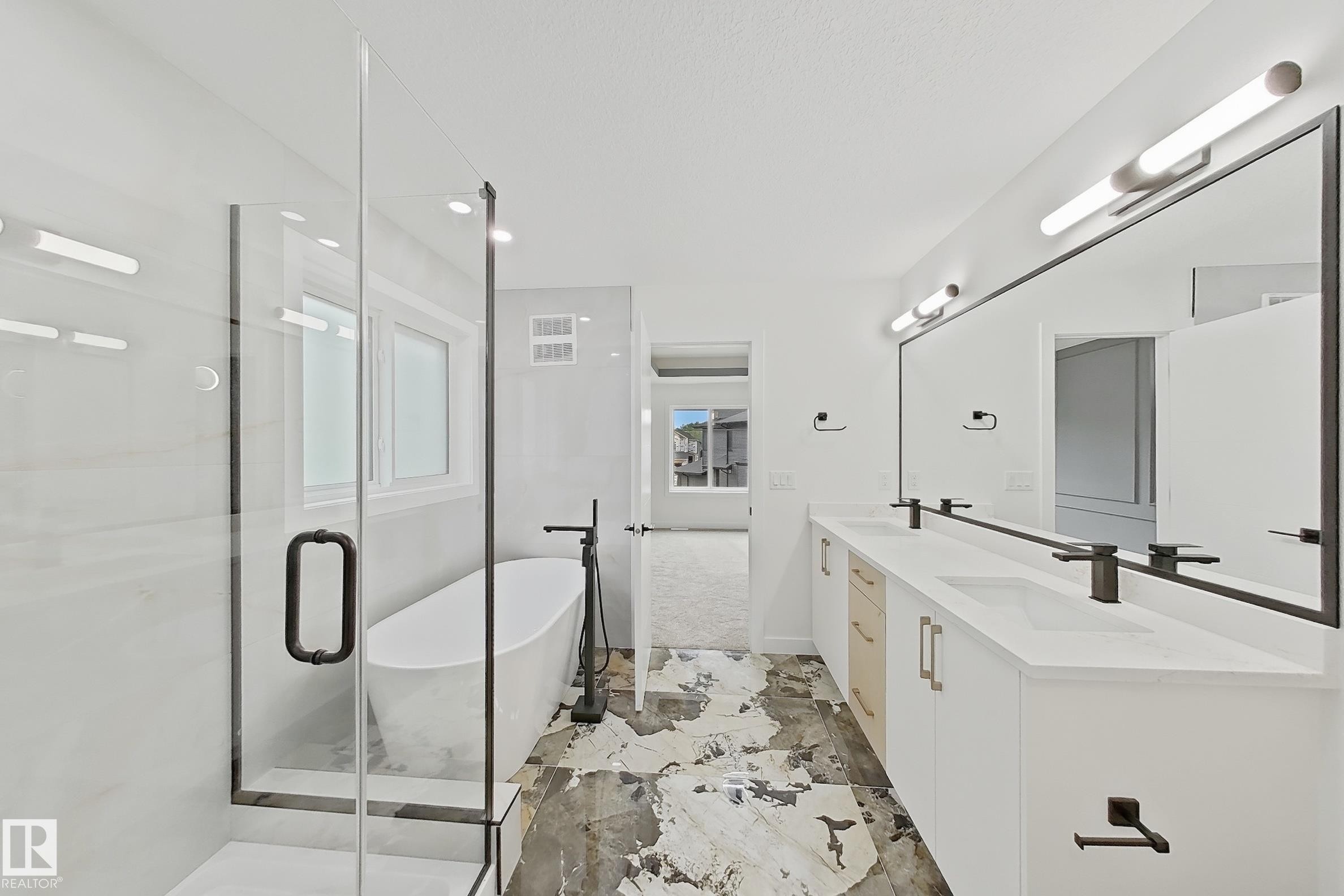 8916 Mayday Way Sw, Edmonton, AB - Indoor Photo Showing Bathroom