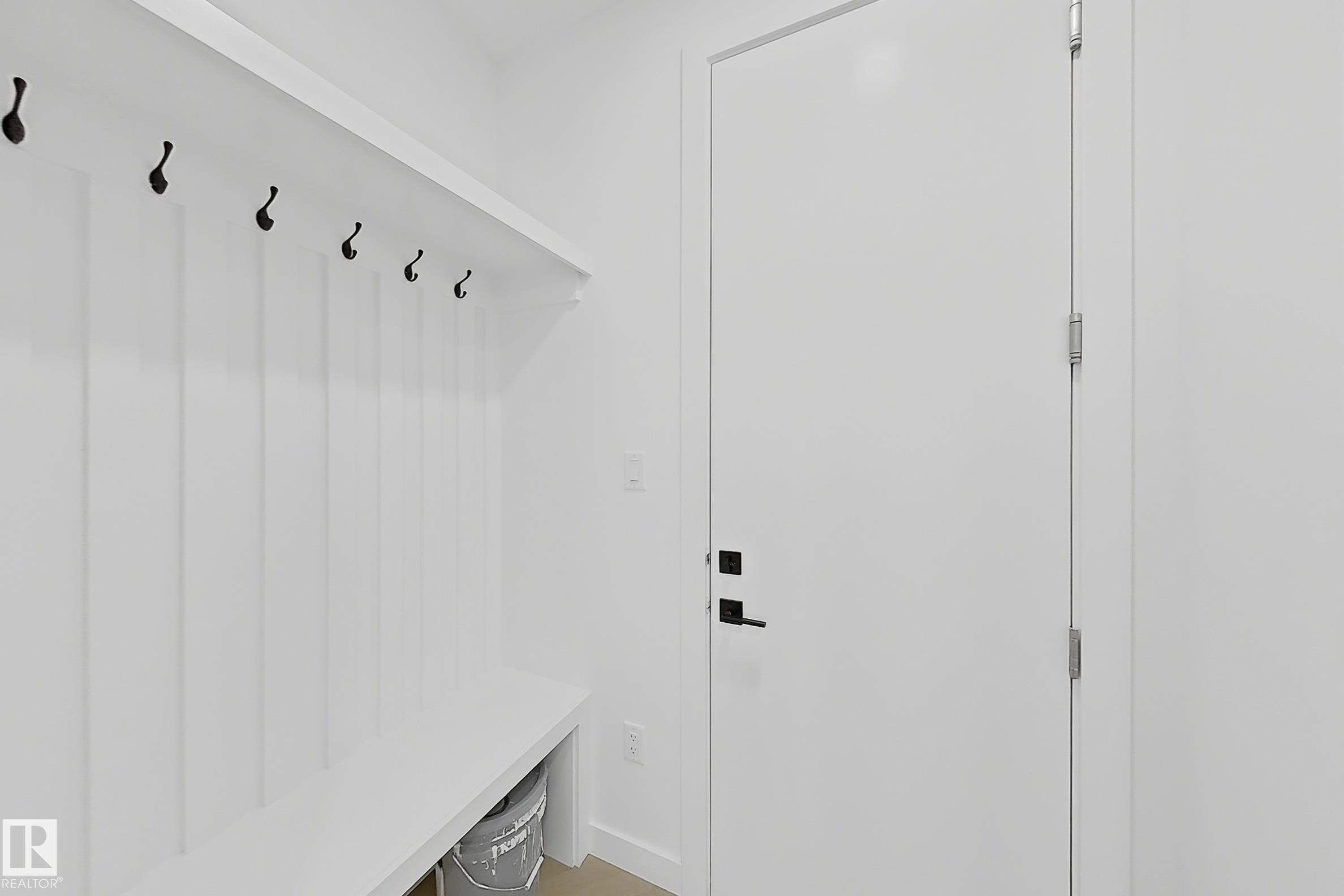 8916 Mayday Way Sw, Edmonton, AB - Indoor Photo Showing Other Room