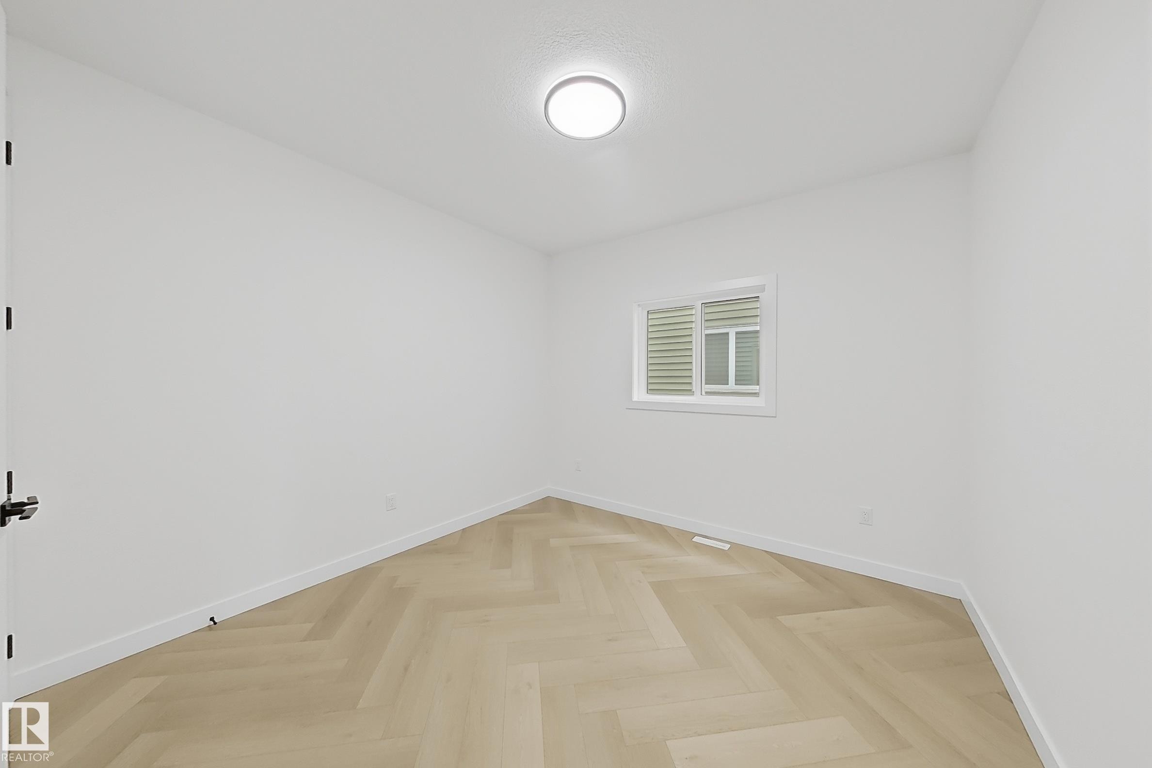 8916 Mayday Way Sw, Edmonton, AB - Indoor Photo Showing Other Room
