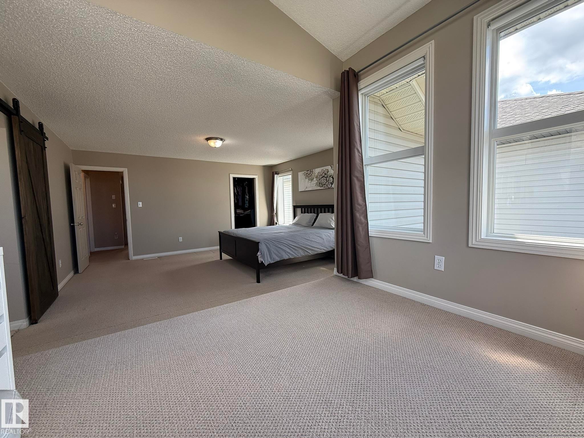 1820 Robertson Crescent Sw, Edmonton, AB - Indoor Photo Showing Bedroom