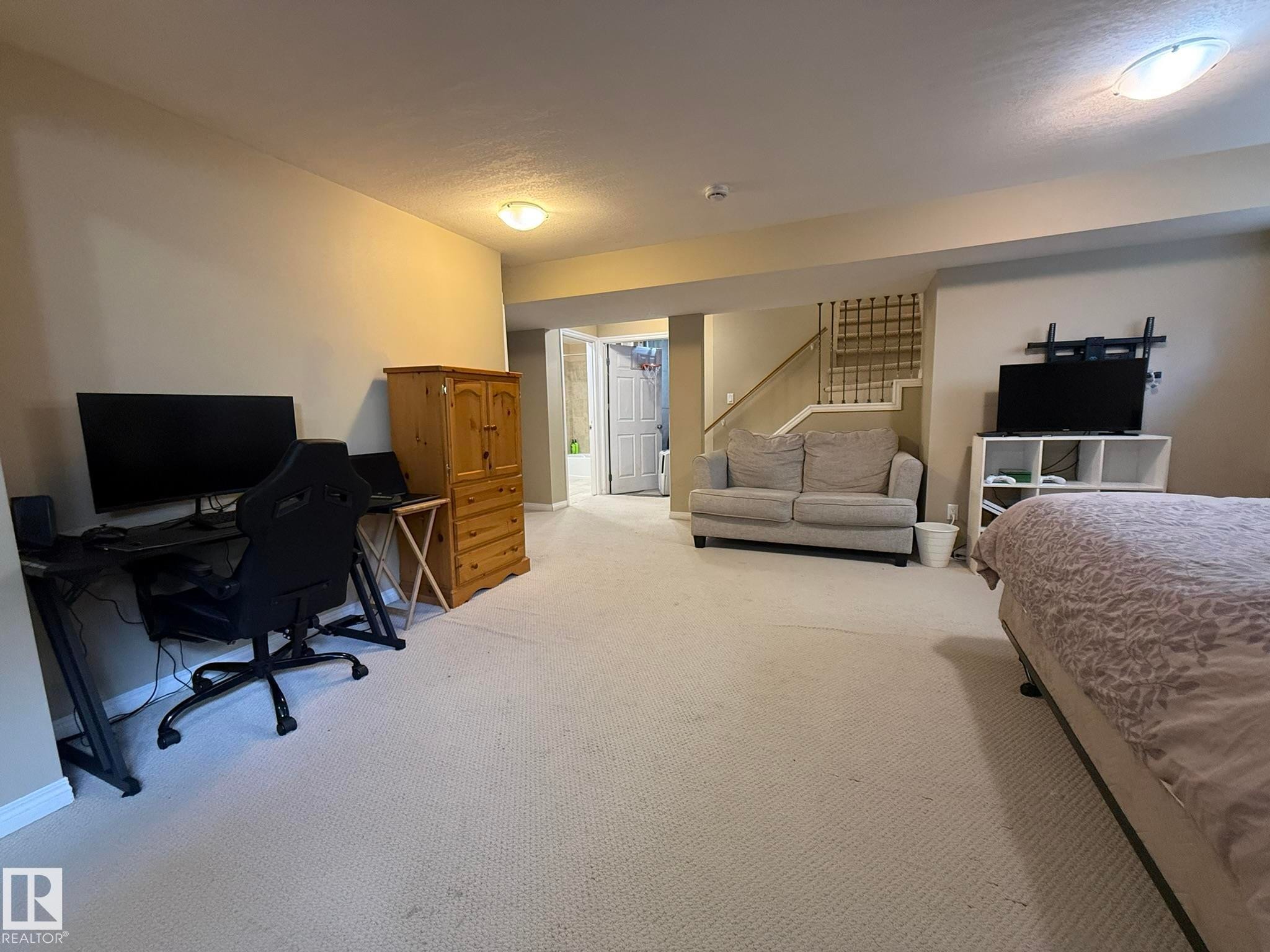 1820 Robertson Crescent Sw, Edmonton, AB - Indoor