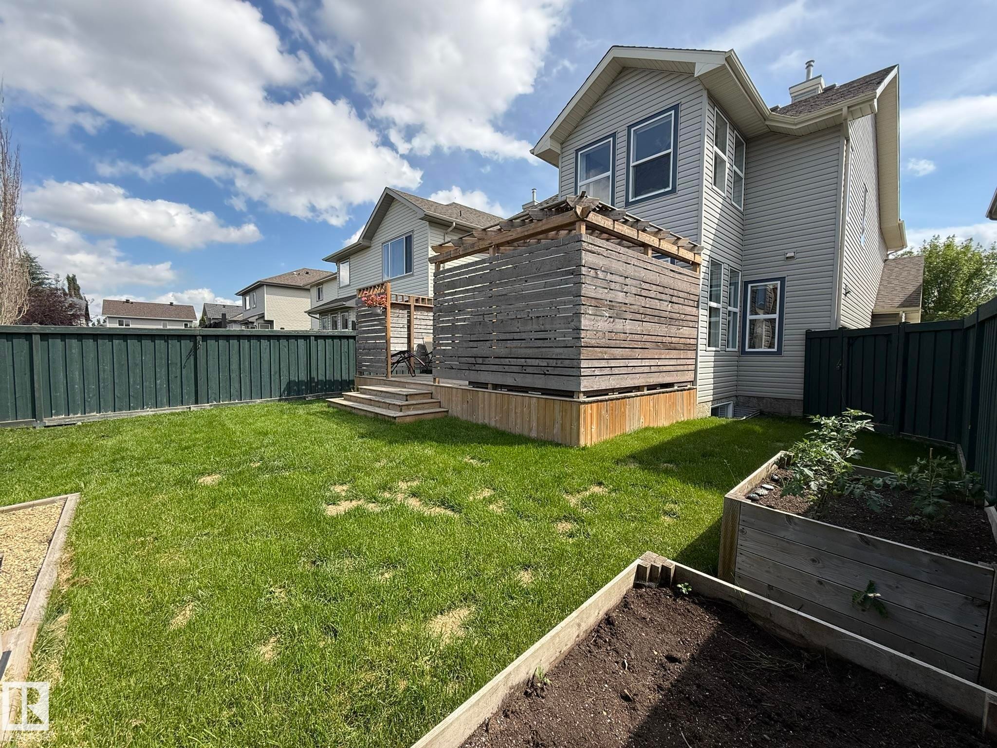 Back house - 1820 Robertson Crescent Sw, Edmonton, AB - Outdoor