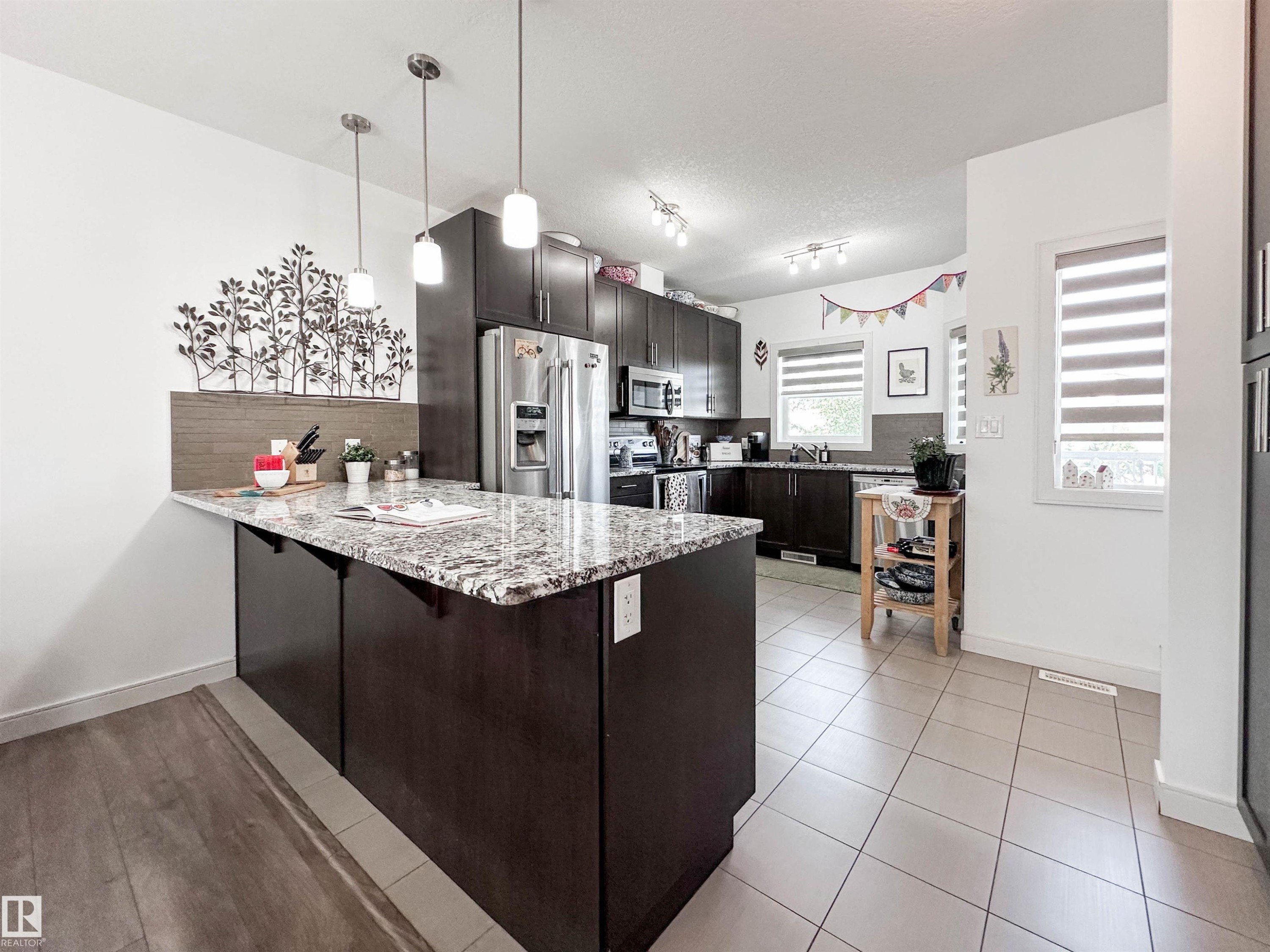 #11 150 Everitt Dr, St. Albert, AB - Indoor Photo Showing Kitchen With Upgraded Kitchen