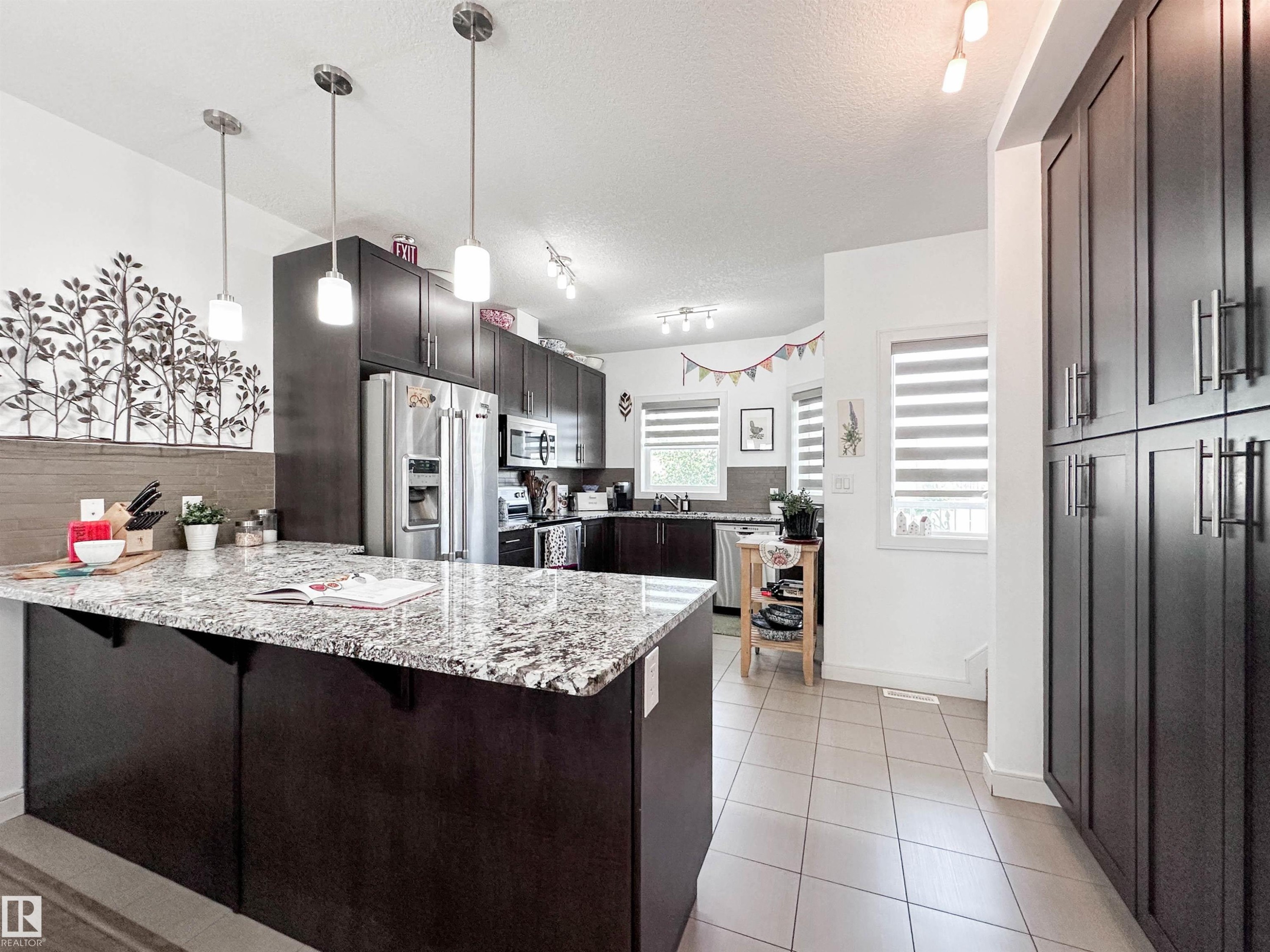 #11 150 Everitt Dr, St. Albert, AB - Indoor Photo Showing Kitchen With Upgraded Kitchen