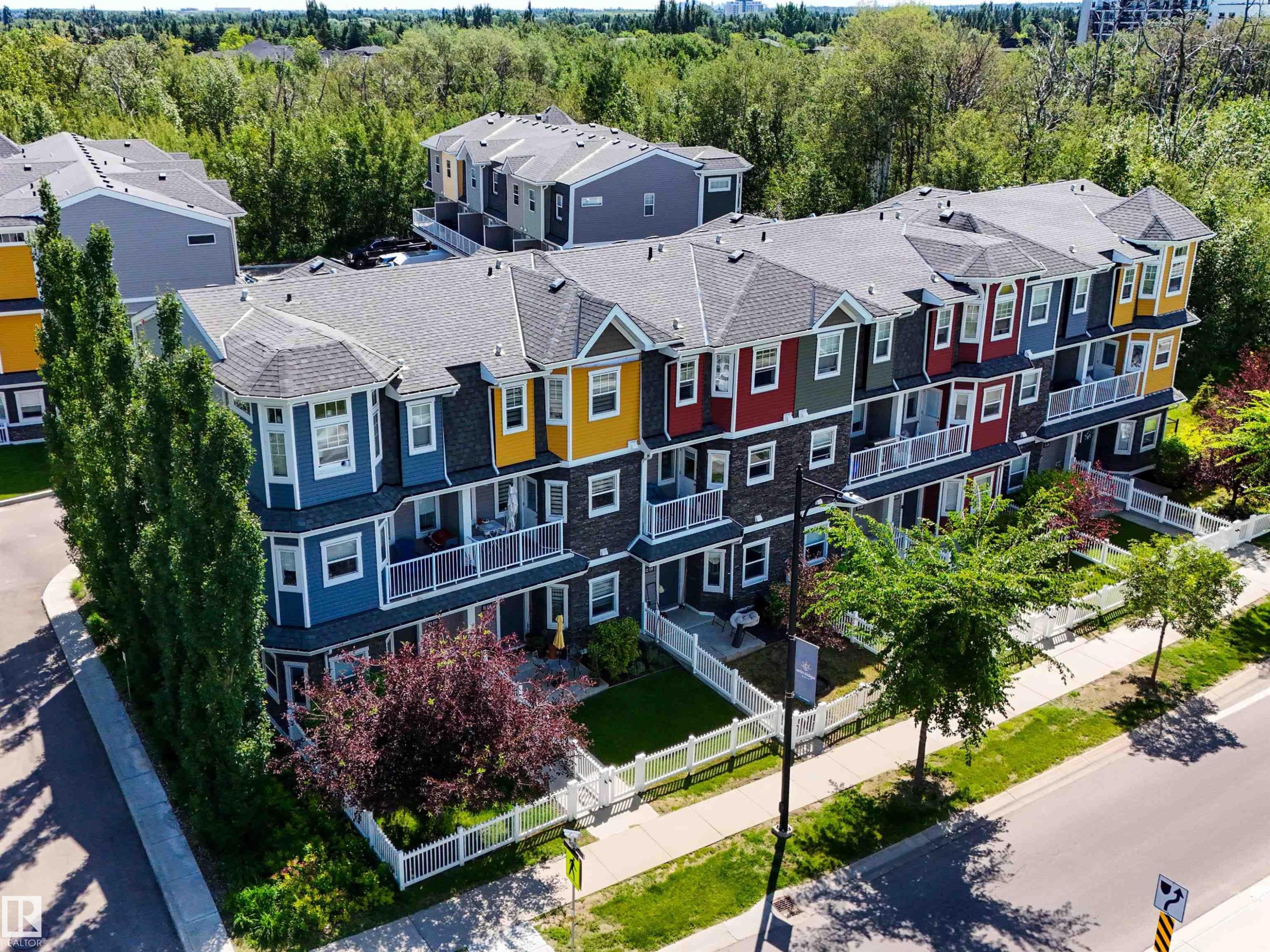 #11 150 Everitt Dr, St. Albert, AB - Outdoor