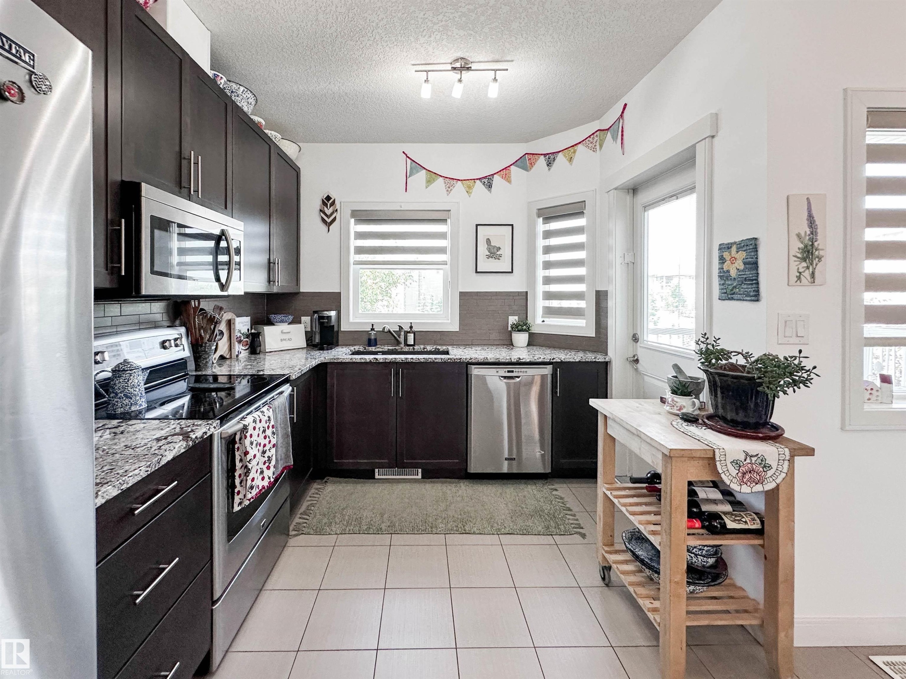 #11 150 Everitt Dr, St. Albert, AB - Indoor Photo Showing Kitchen