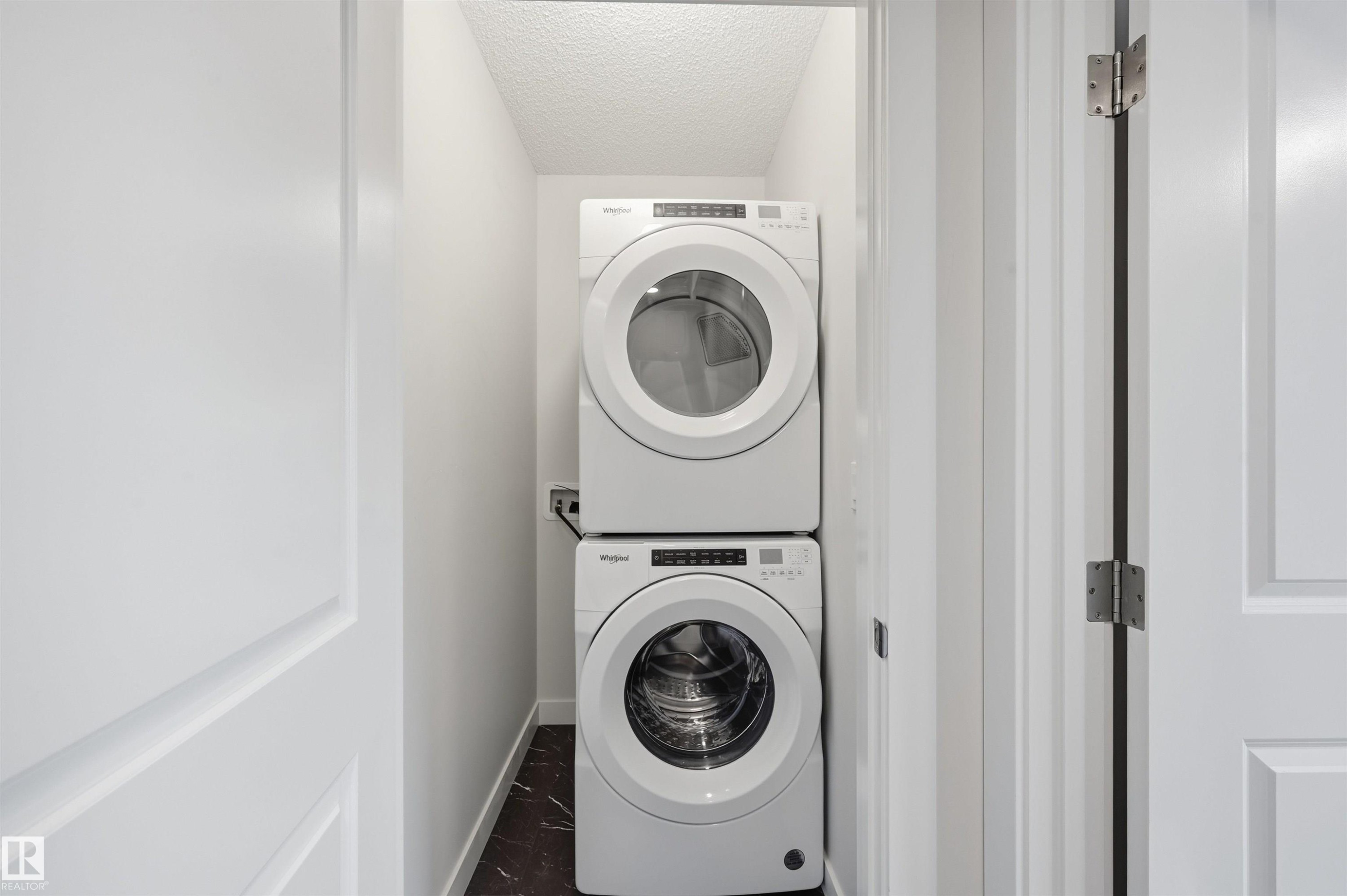 #38 1010 Rabbit Hill Rd Sw, Edmonton, AB - Indoor Photo Showing Laundry Room