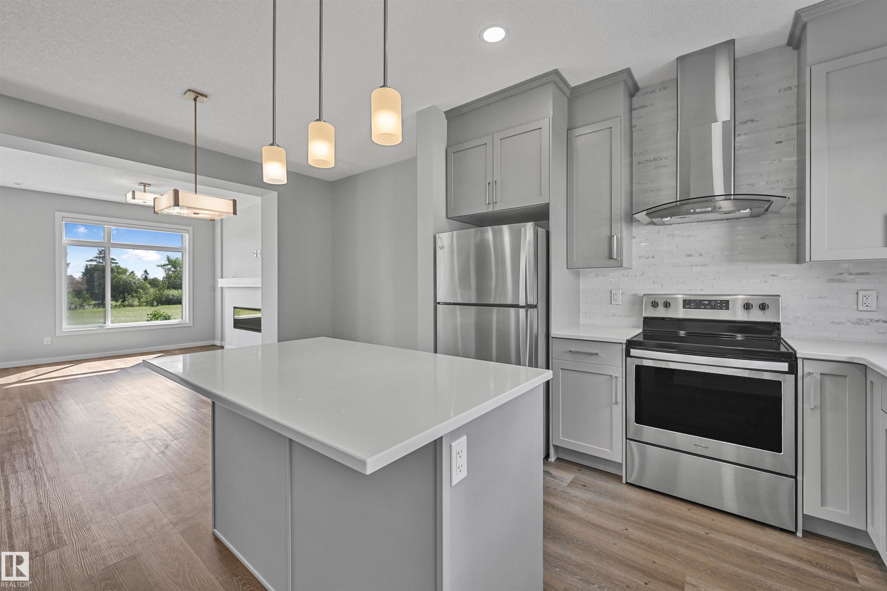#72 1010 Rabbit Hill Rd Sw, Edmonton, AB - Indoor Photo Showing Kitchen
