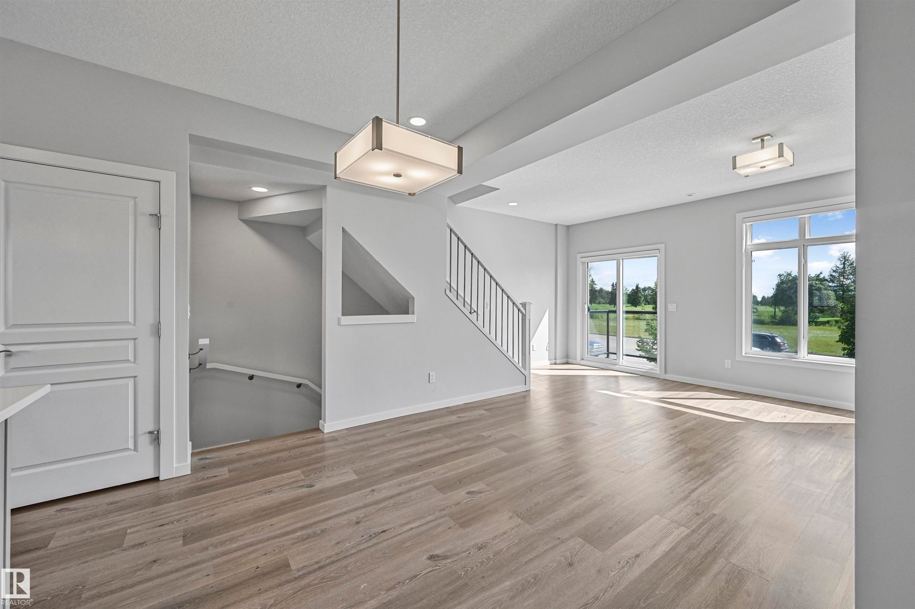 #72 1010 Rabbit Hill Rd Sw, Edmonton, AB - Indoor