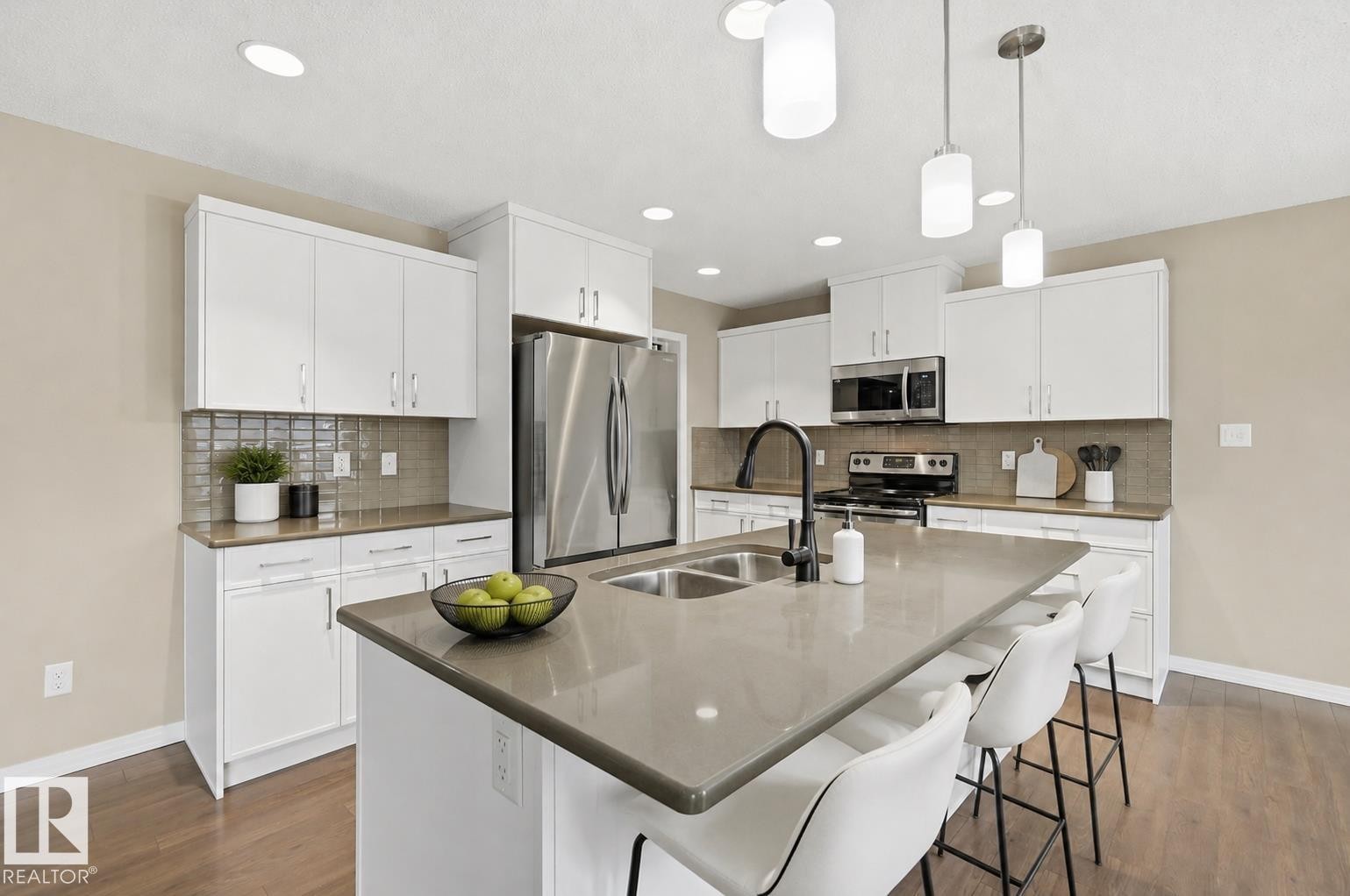 (virtually staged furniture) - 3528 Claxton Crescent Sw, Edmonton, AB - Indoor Photo Showing Kitchen With Double Sink With Upgraded Kitchen