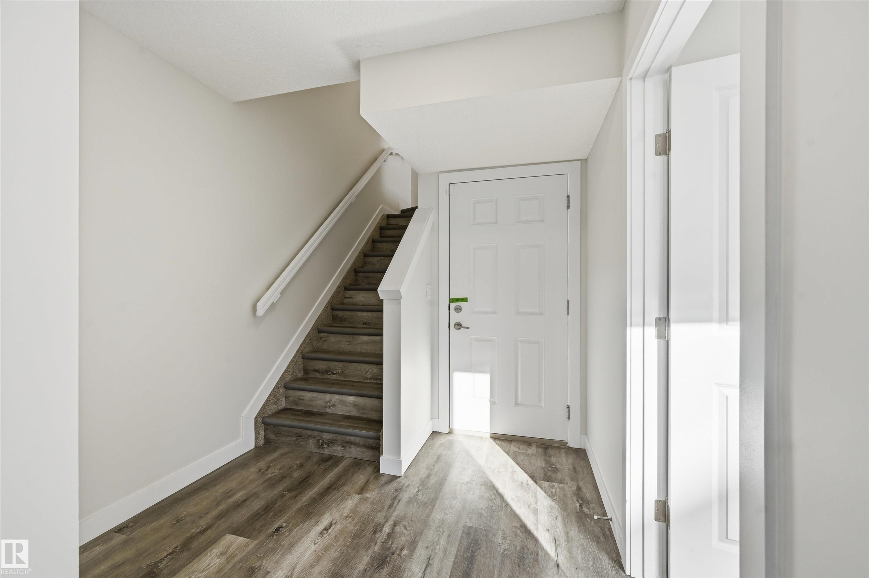 #77 1010 Rabbit Hill Rd Sw, Edmonton, AB - Indoor Photo Showing Other Room