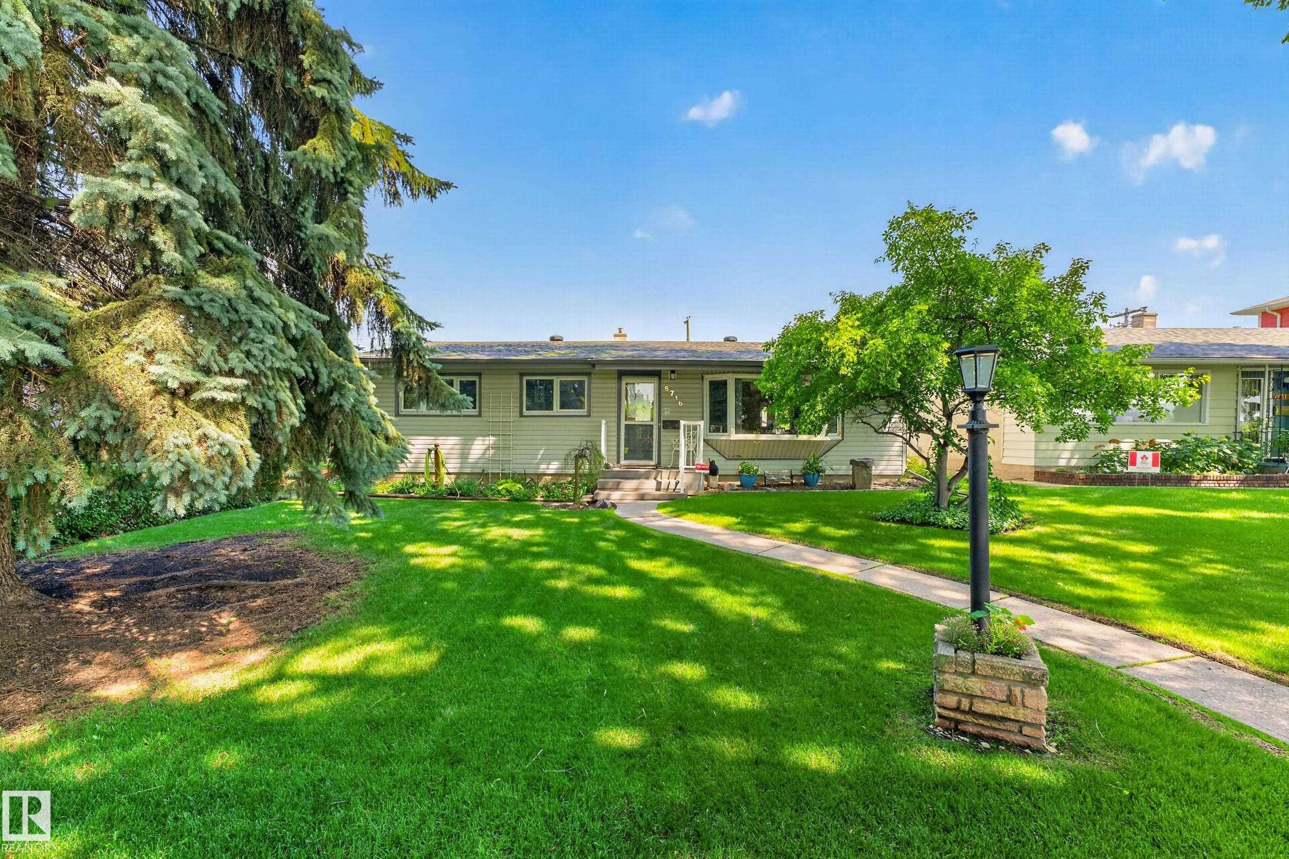 6716 101A Avenue Nw, Edmonton, AB - Outdoor
