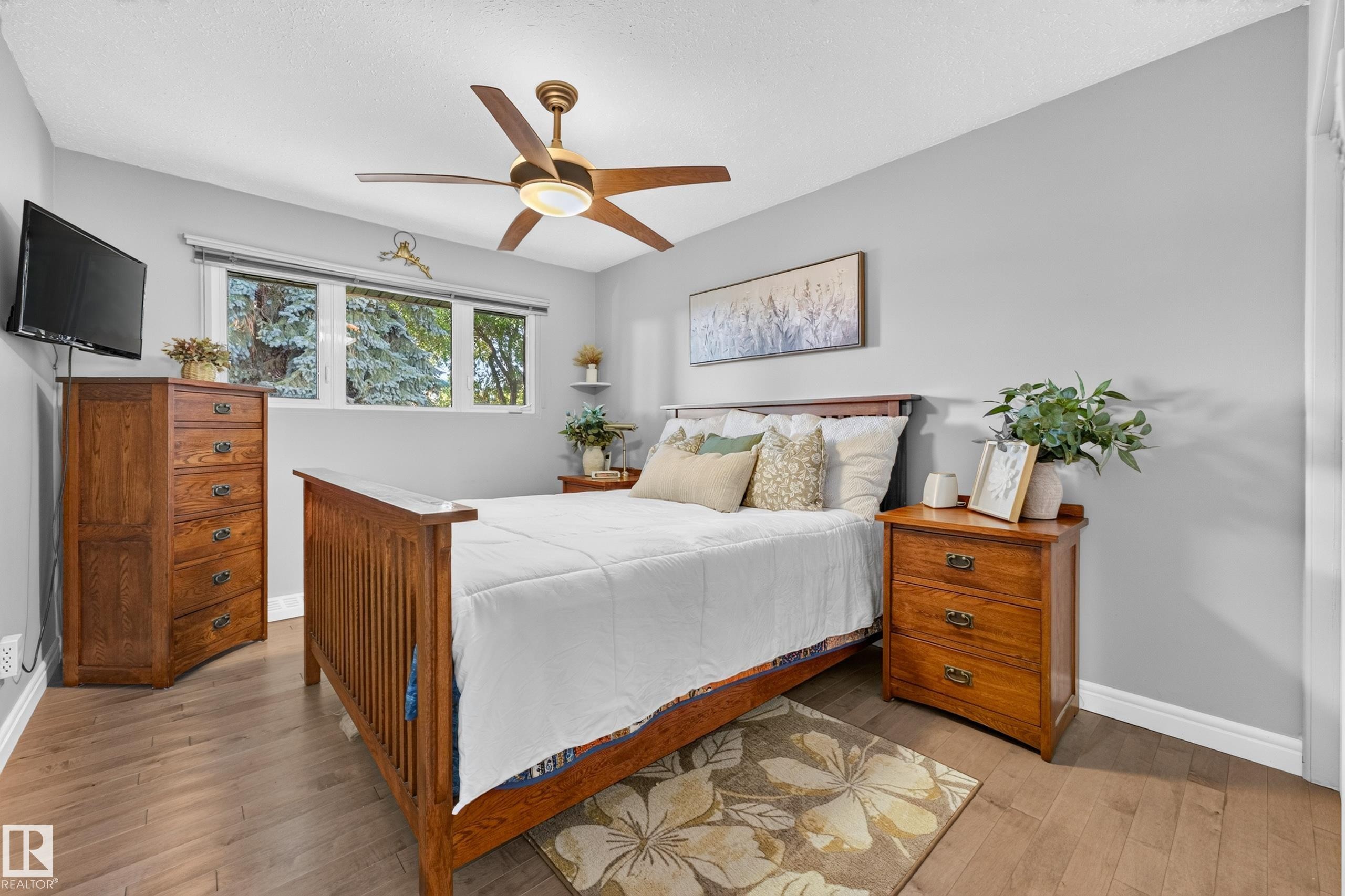 6716 101A Avenue Nw, Edmonton, AB - Indoor Photo Showing Bedroom