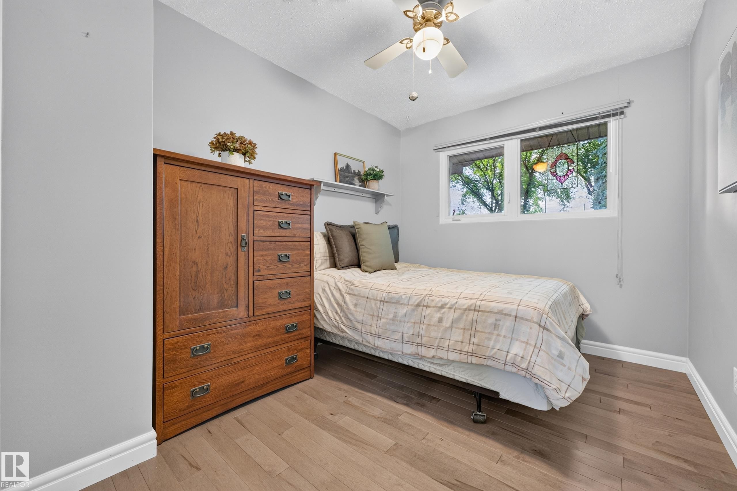 6716 101A Avenue Nw, Edmonton, AB - Indoor Photo Showing Bedroom
