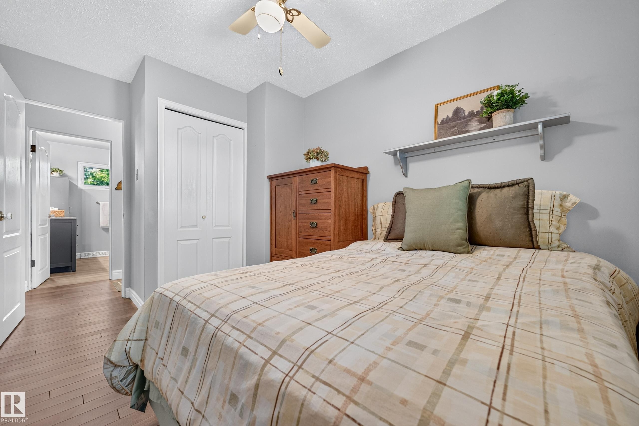 6716 101A Avenue Nw, Edmonton, AB - Indoor Photo Showing Bedroom