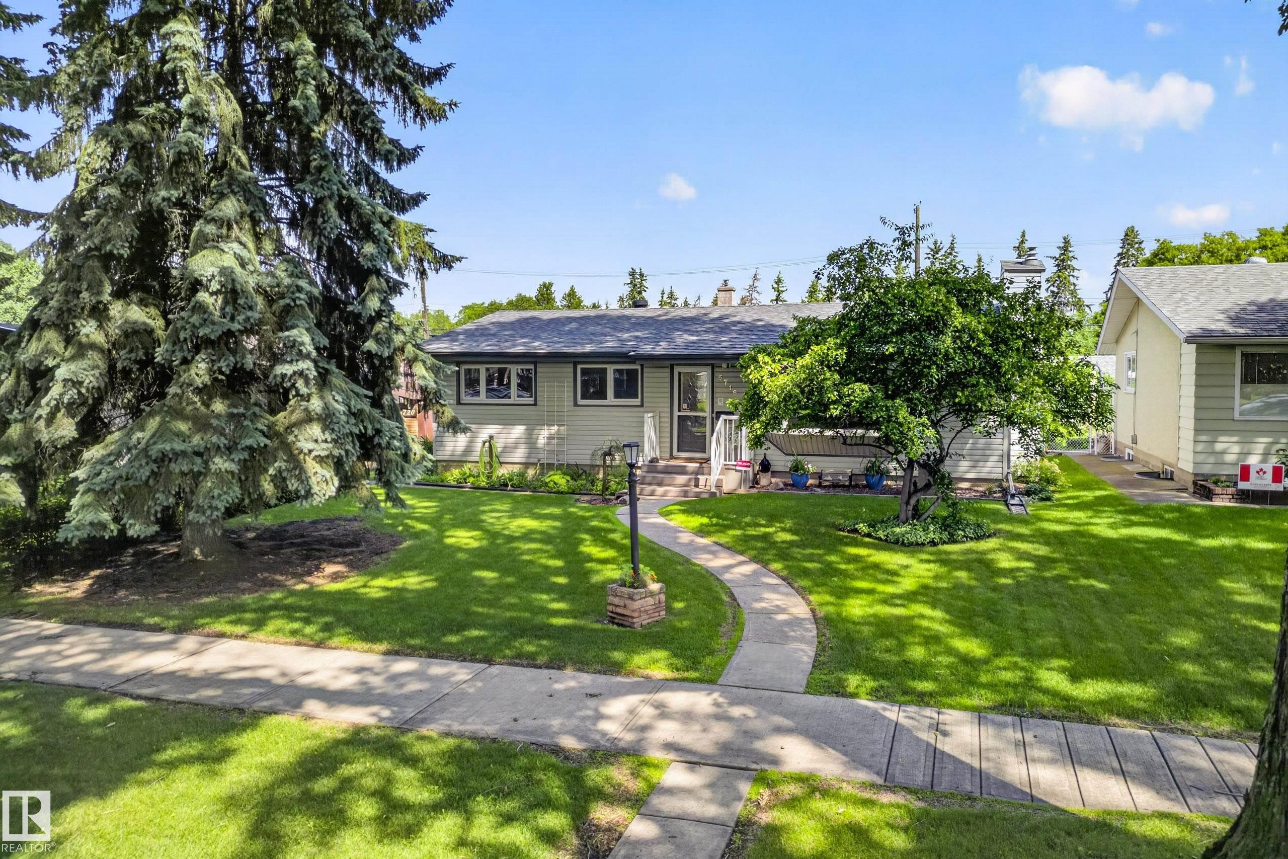 6716 101A Avenue Nw, Edmonton, AB - Outdoor