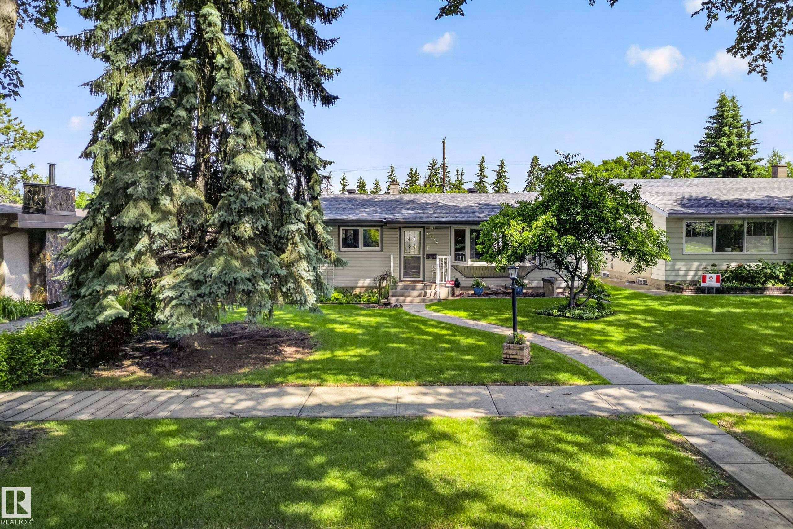 6716 101A Avenue Nw, Edmonton, AB - Outdoor