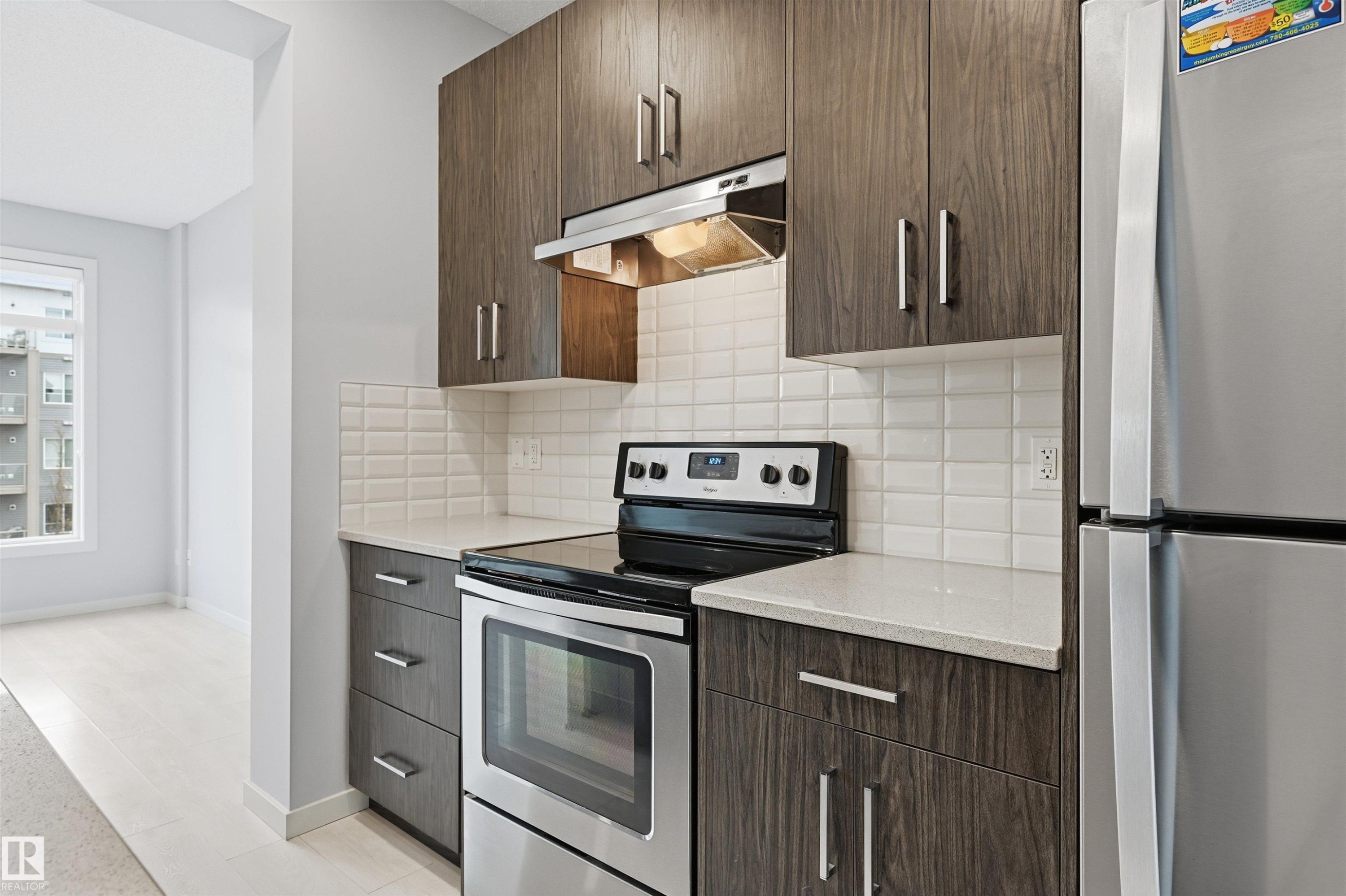 #16 804 Welsh Dr Sw, Edmonton, AB - Indoor Photo Showing Kitchen With Upgraded Kitchen