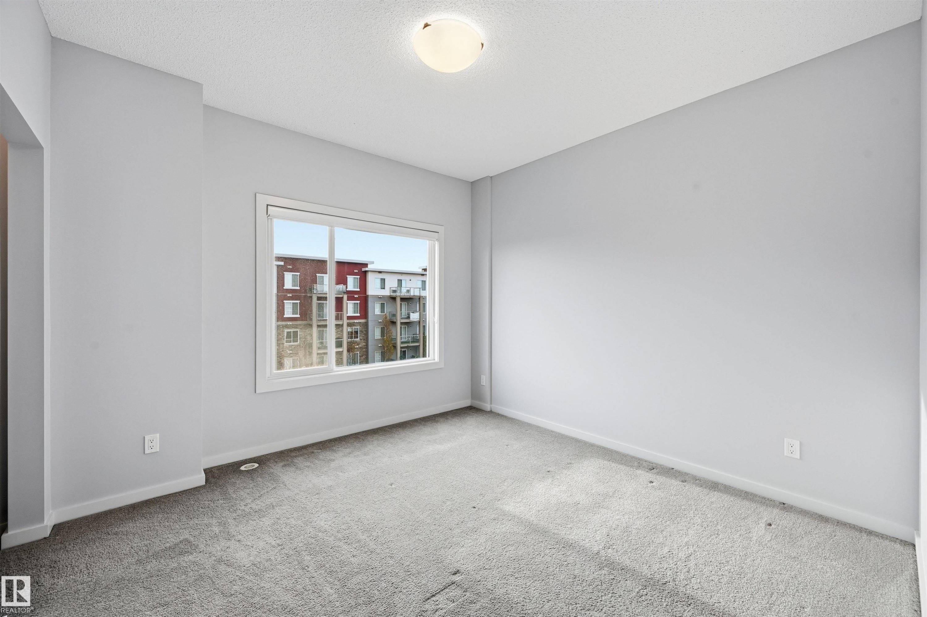 #16 804 Welsh Dr Sw, Edmonton, AB - Indoor Photo Showing Other Room