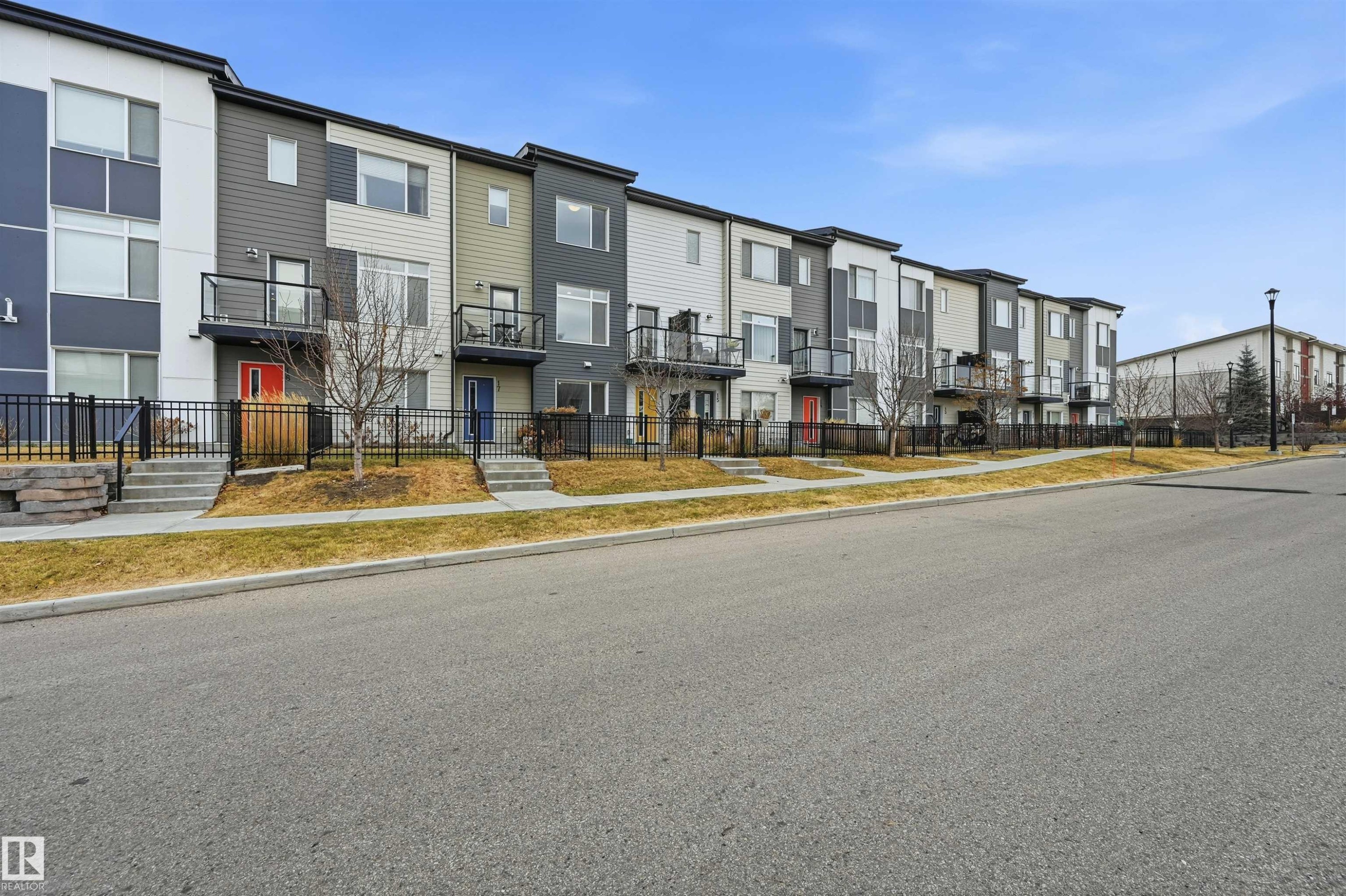 #16 804 Welsh Dr Sw, Edmonton, AB - Outdoor