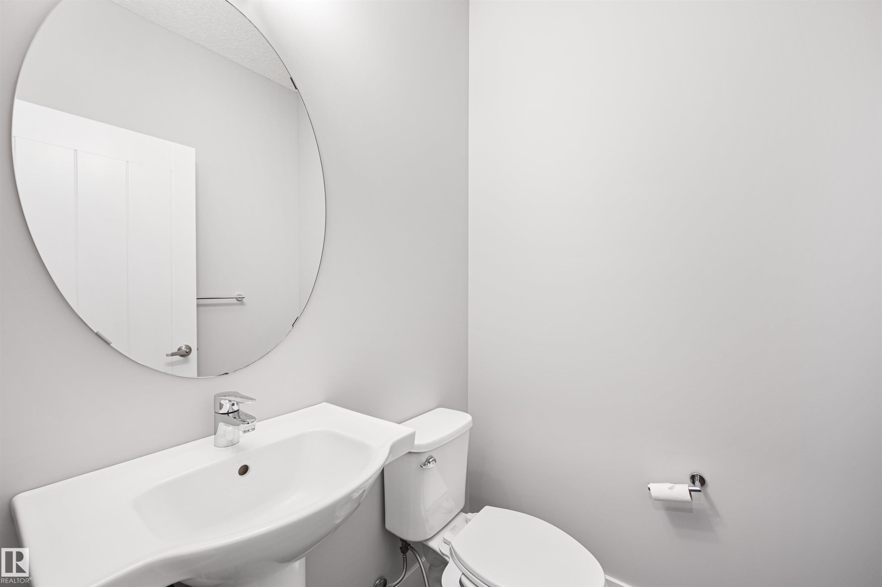 #102 804 Welsh Dr Sw, Edmonton, AB - Indoor Photo Showing Bathroom
