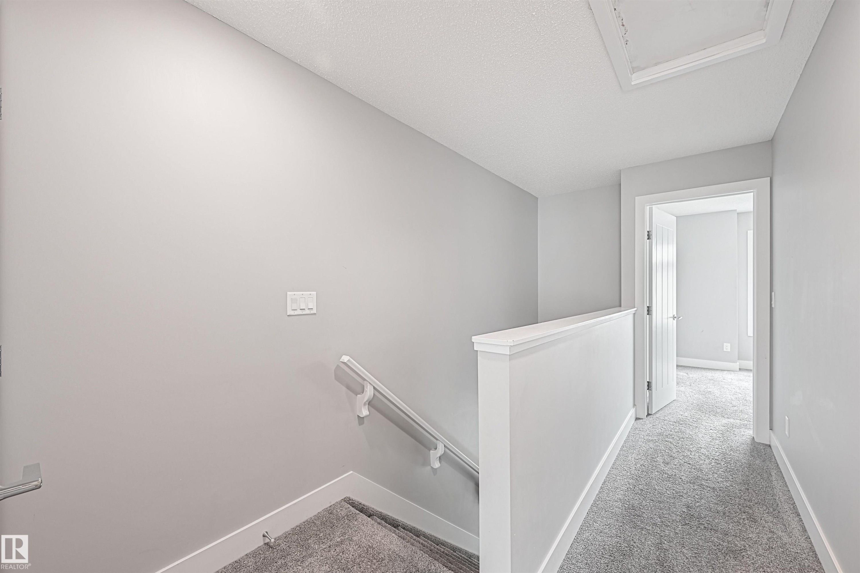 #102 804 Welsh Dr Sw, Edmonton, AB - Indoor Photo Showing Other Room