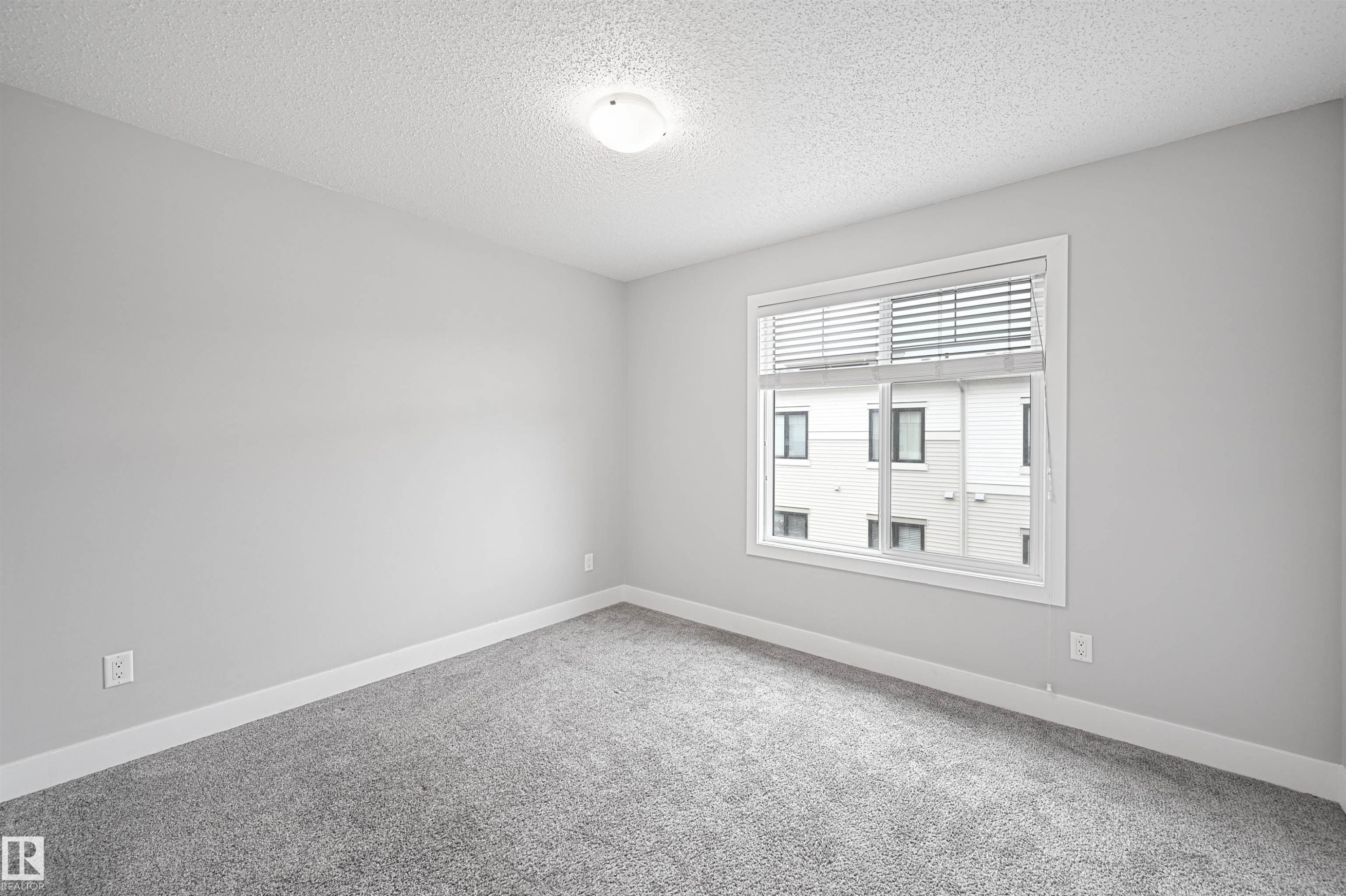 #102 804 Welsh Dr Sw, Edmonton, AB - Indoor Photo Showing Other Room