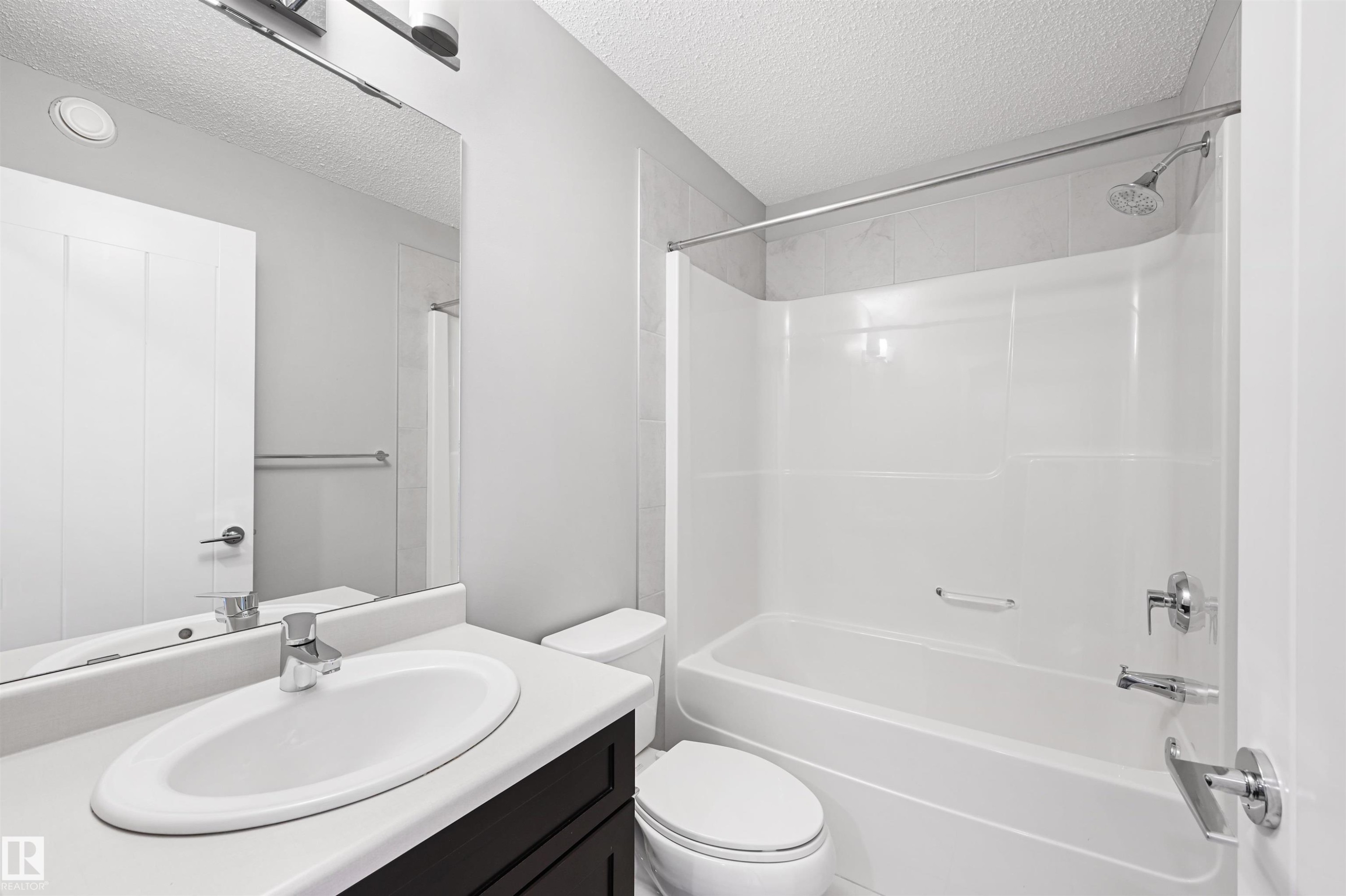 #102 804 Welsh Dr Sw, Edmonton, AB - Indoor Photo Showing Bathroom