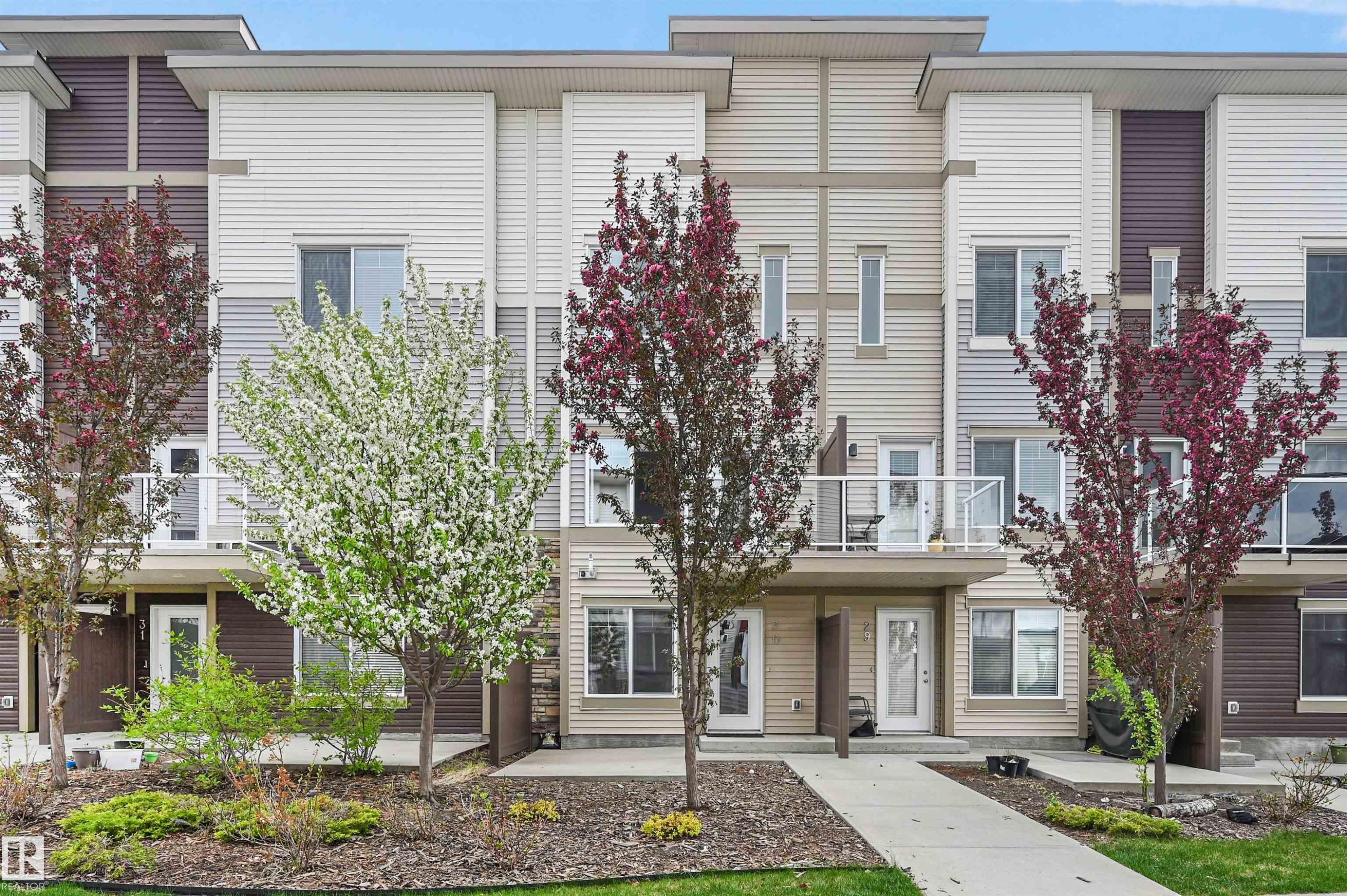 #102 804 Welsh Dr Sw, Edmonton, AB - Outdoor With Balcony With Facade