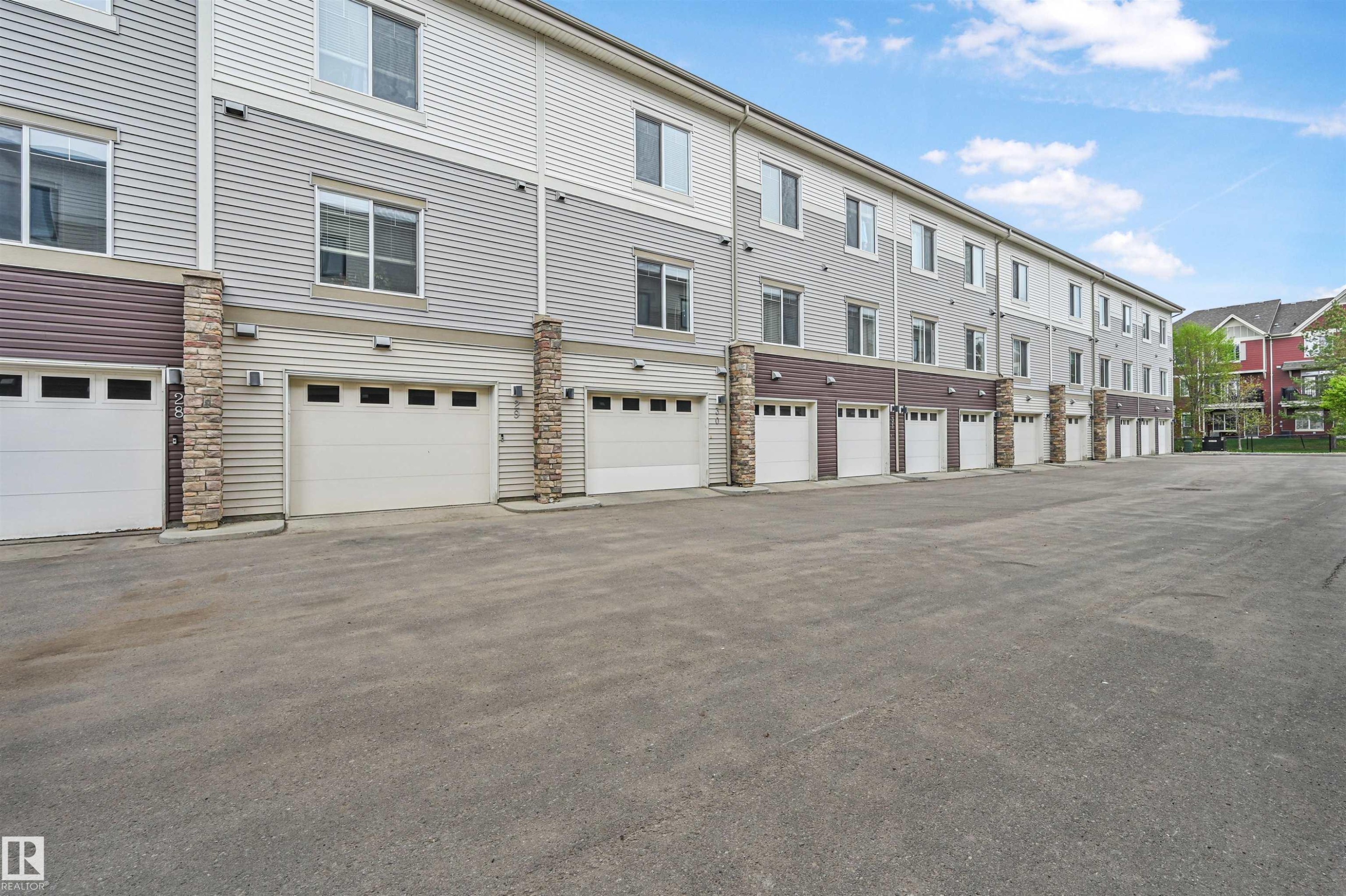 #102 804 Welsh Dr Sw, Edmonton, AB - Outdoor