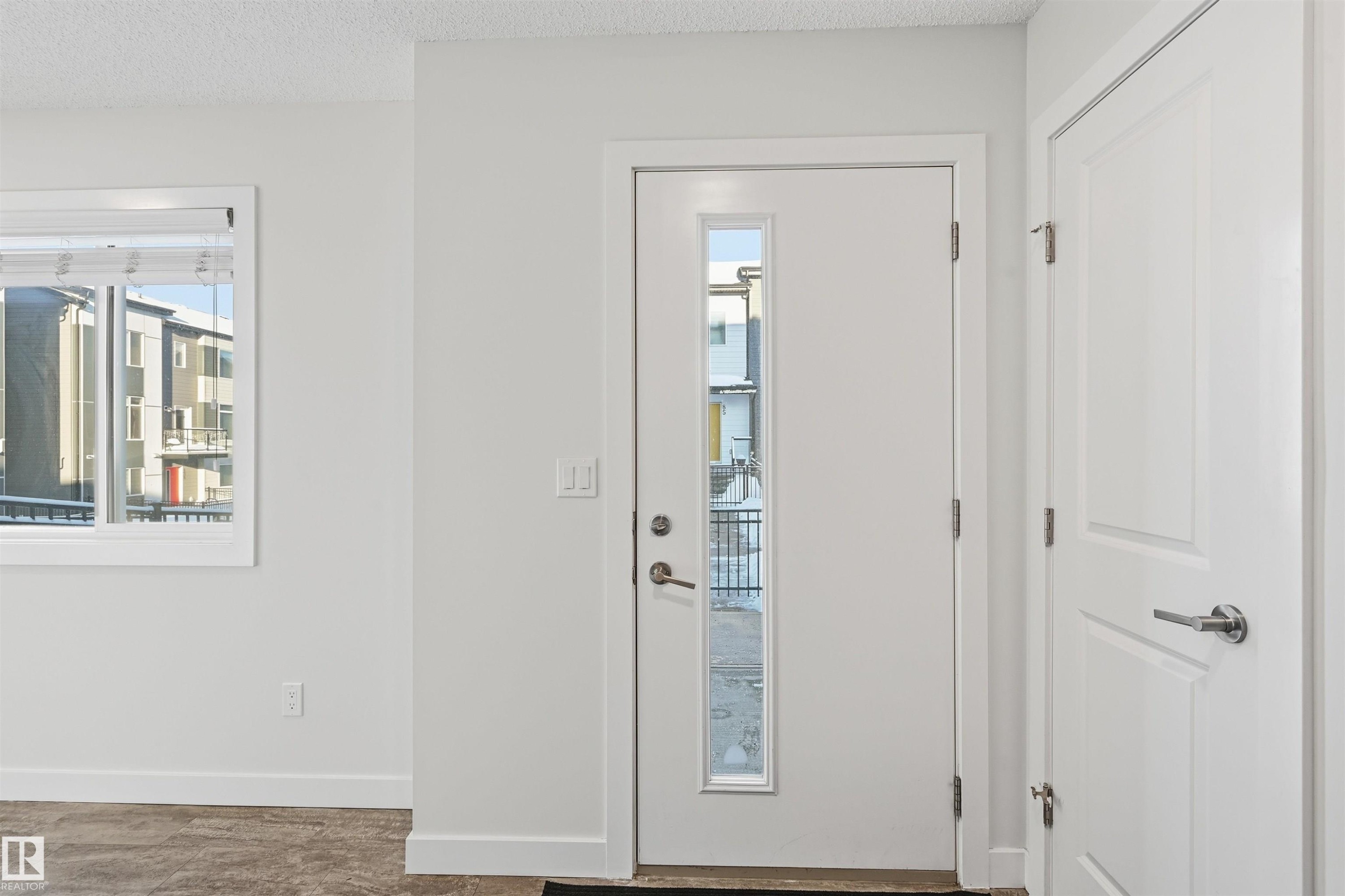#54 804 Welsh Dr Sw, Edmonton, AB - Indoor Photo Showing Other Room
