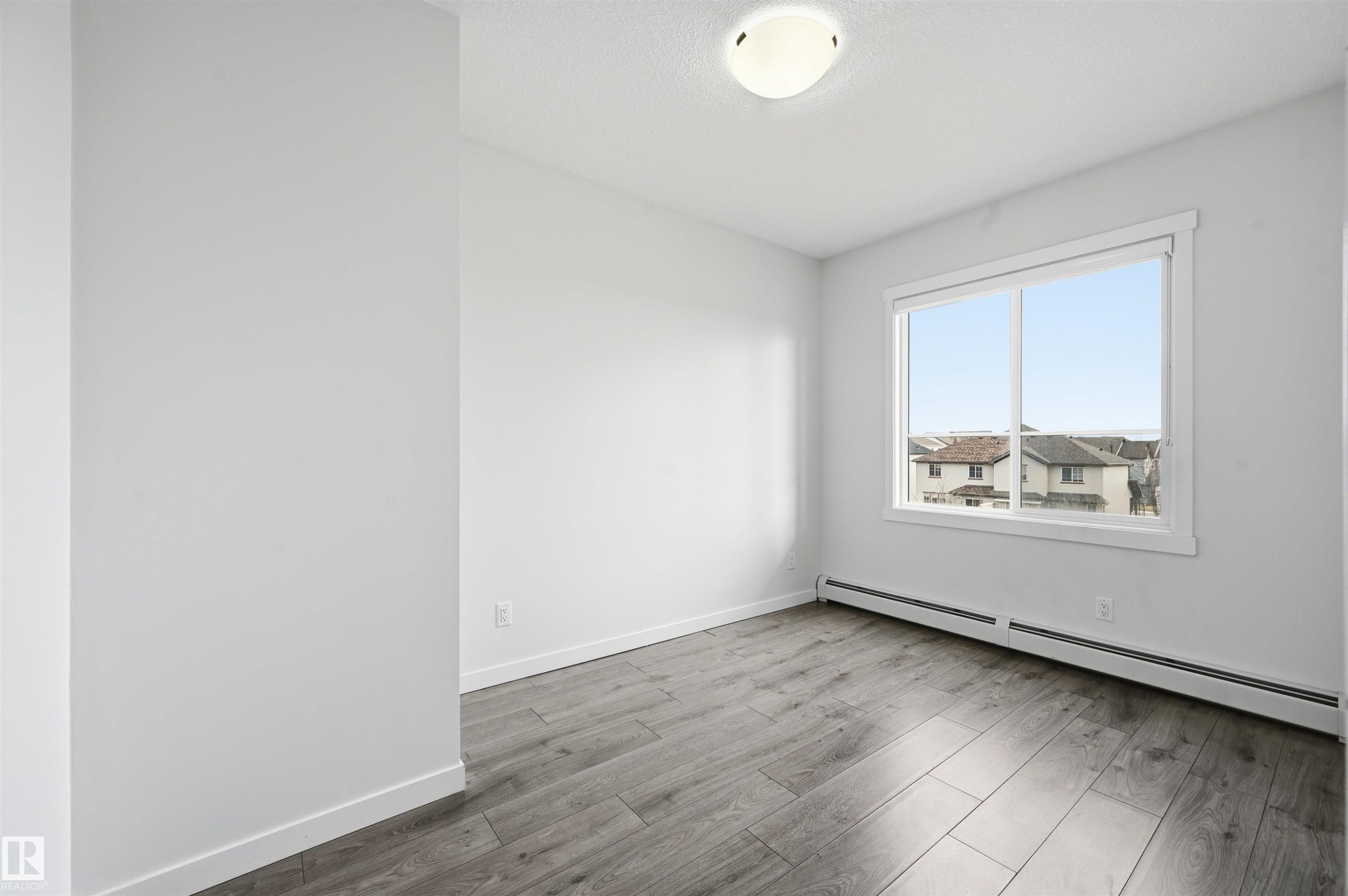 #317 812 Welsh Dr Sw, Edmonton, AB - Indoor Photo Showing Other Room