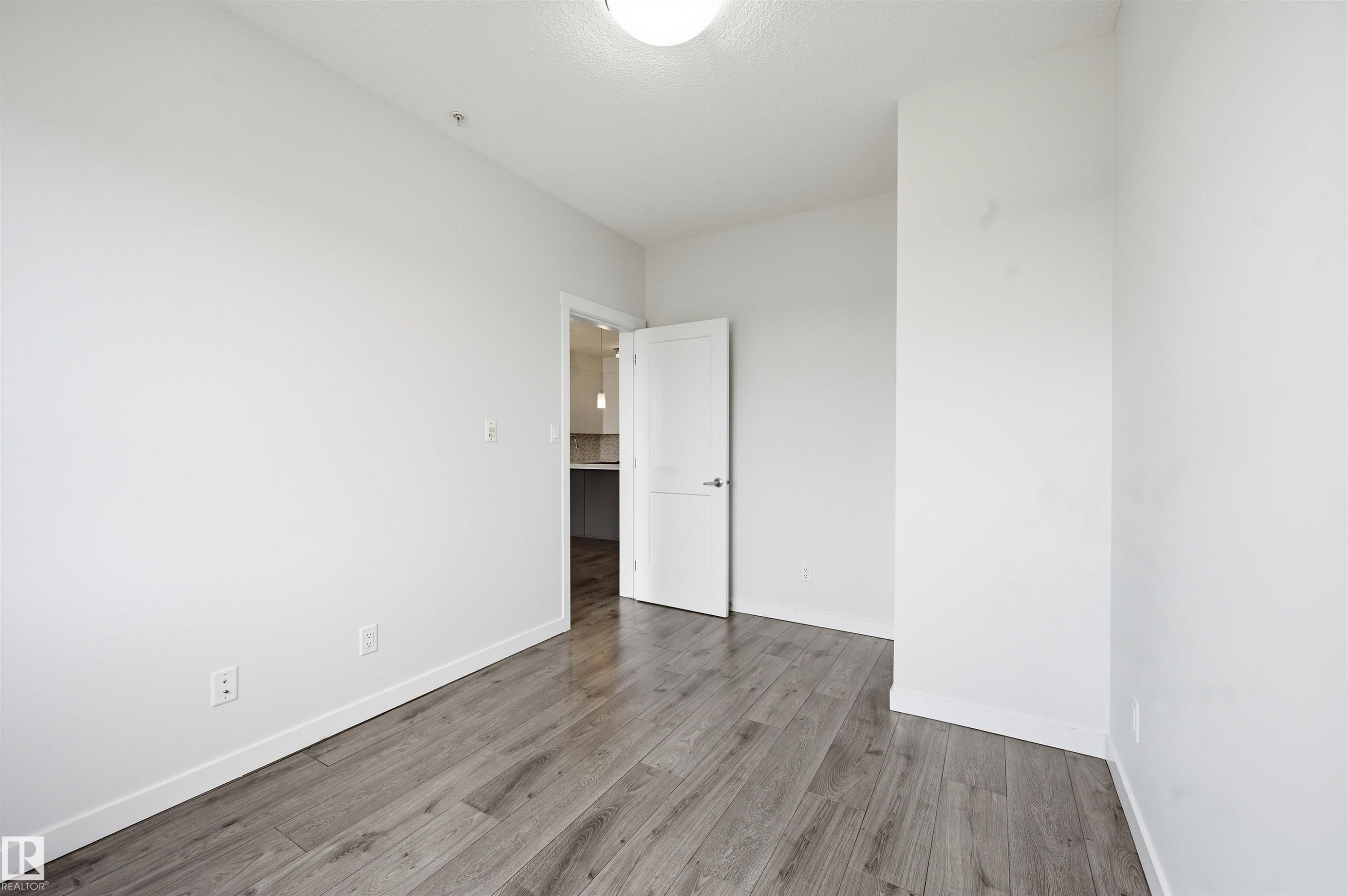 #317 812 Welsh Dr Sw, Edmonton, AB - Indoor Photo Showing Other Room