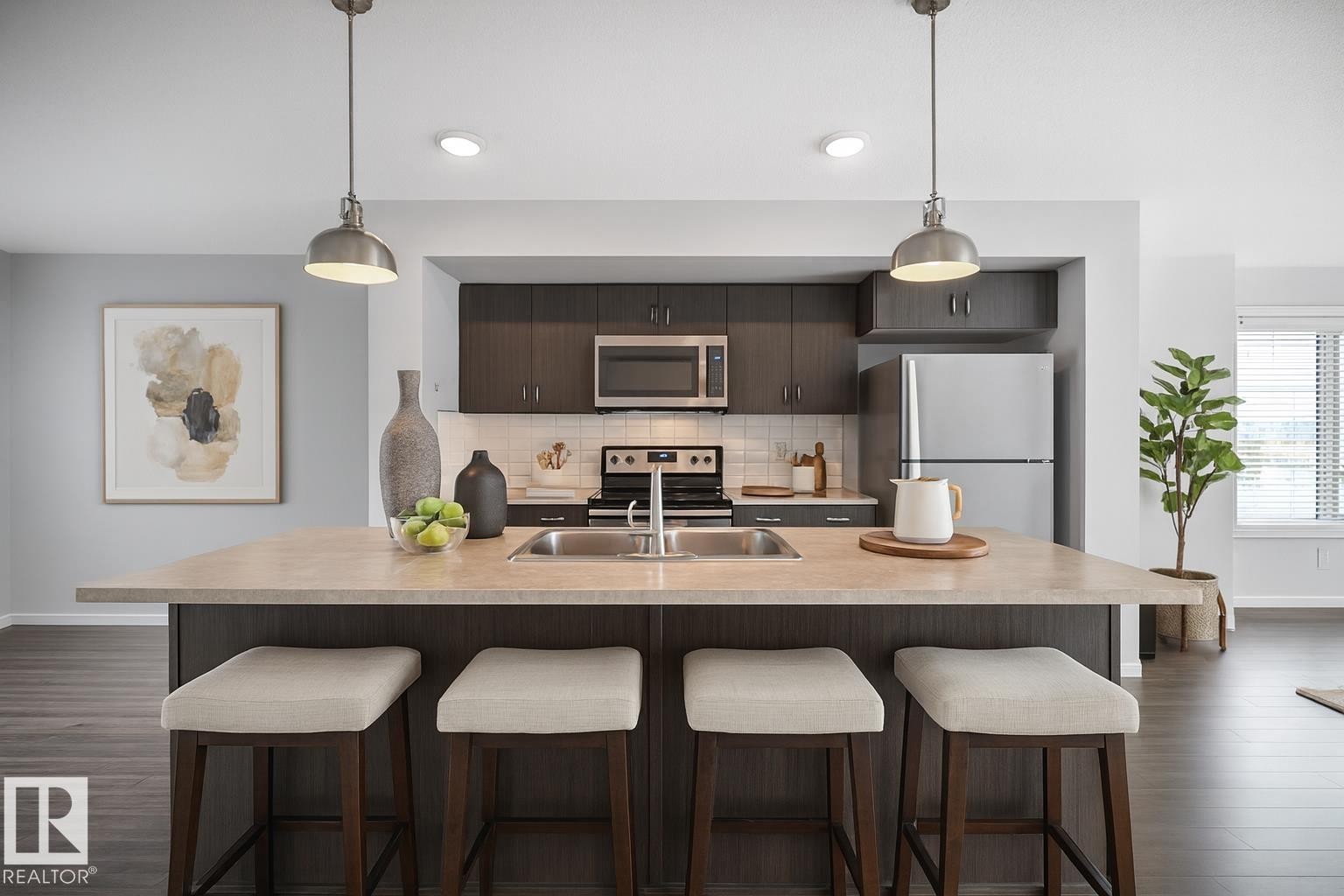 virtually staged - #34 2215 24 St Nw, Edmonton, AB - Indoor