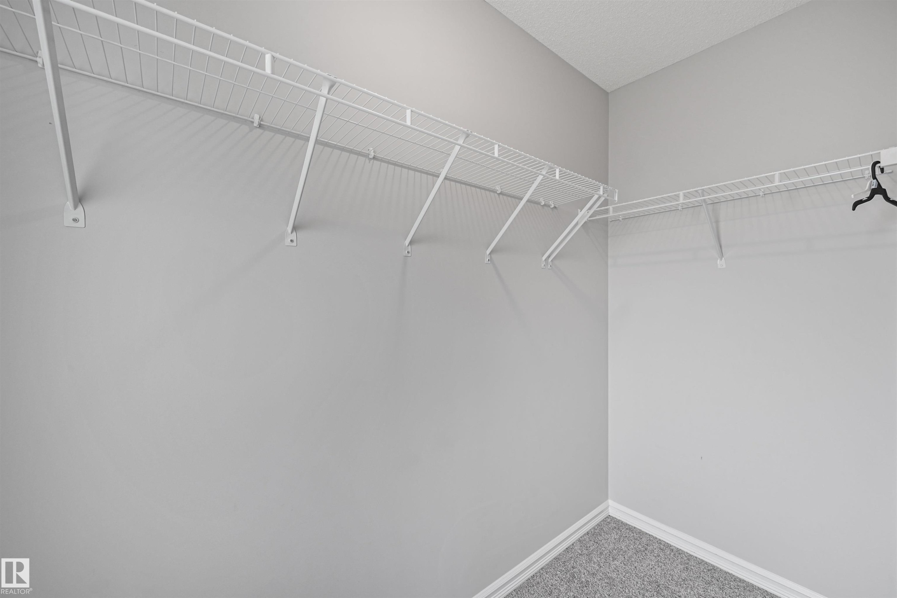 #34 2215 24 St Nw, Edmonton, AB - Indoor With Storage