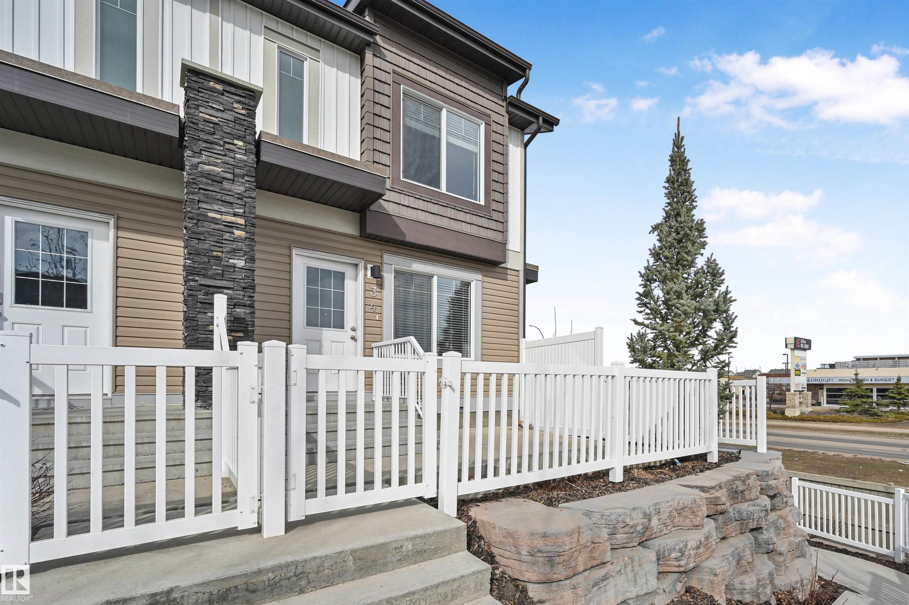 #34 2215 24 St Nw, Edmonton, AB - Outdoor