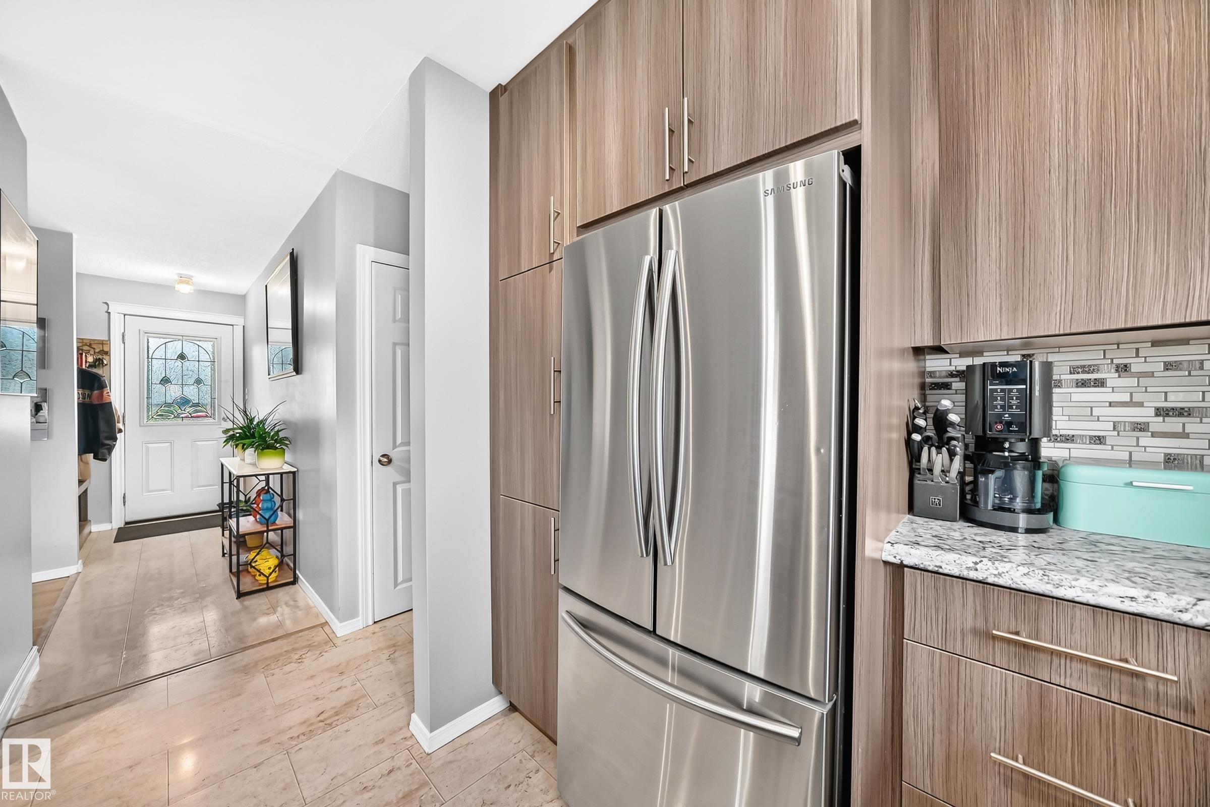 13815 62 Street Nw, Edmonton, AB - Indoor Photo Showing Other Room