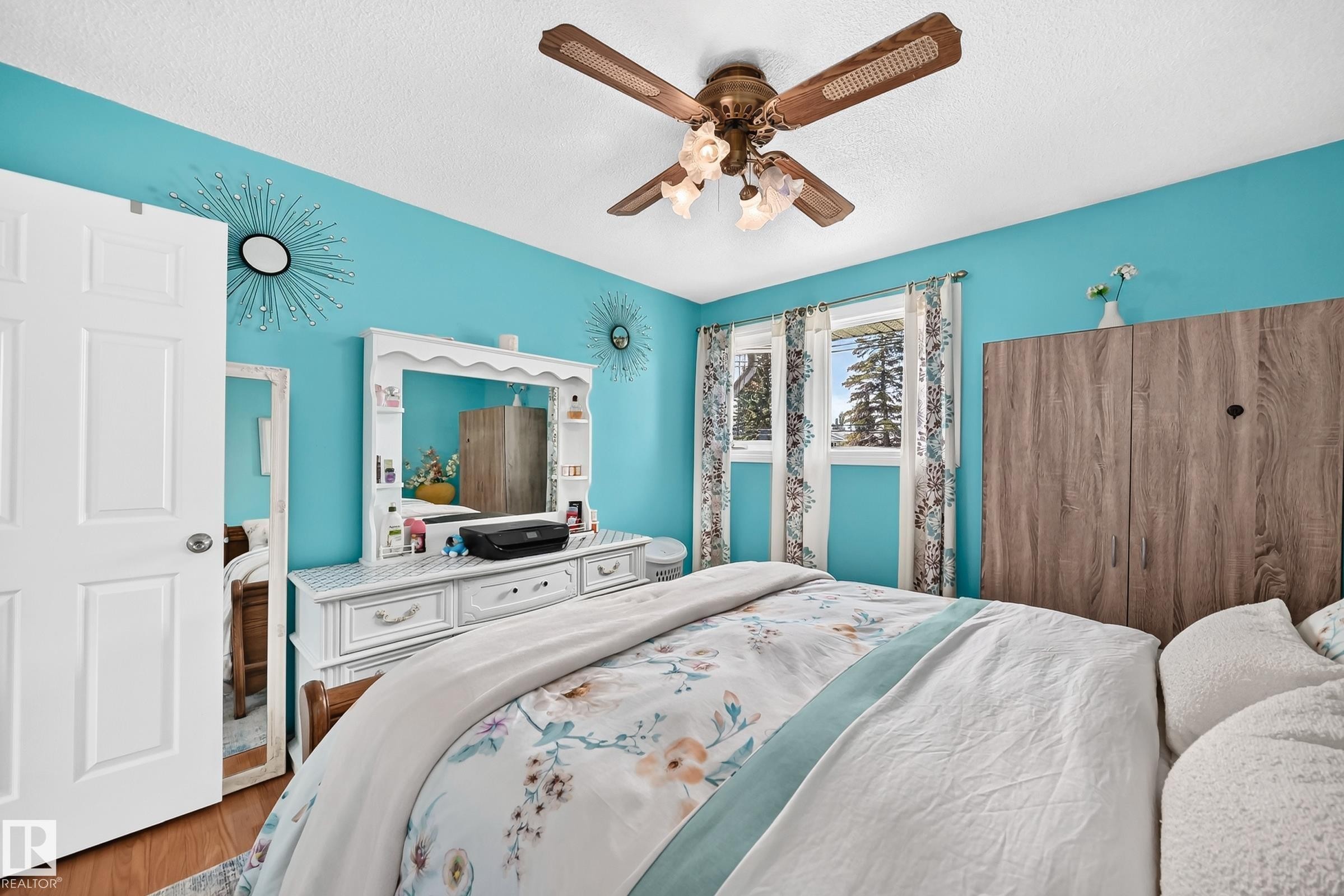13815 62 Street Nw, Edmonton, AB - Indoor Photo Showing Bedroom