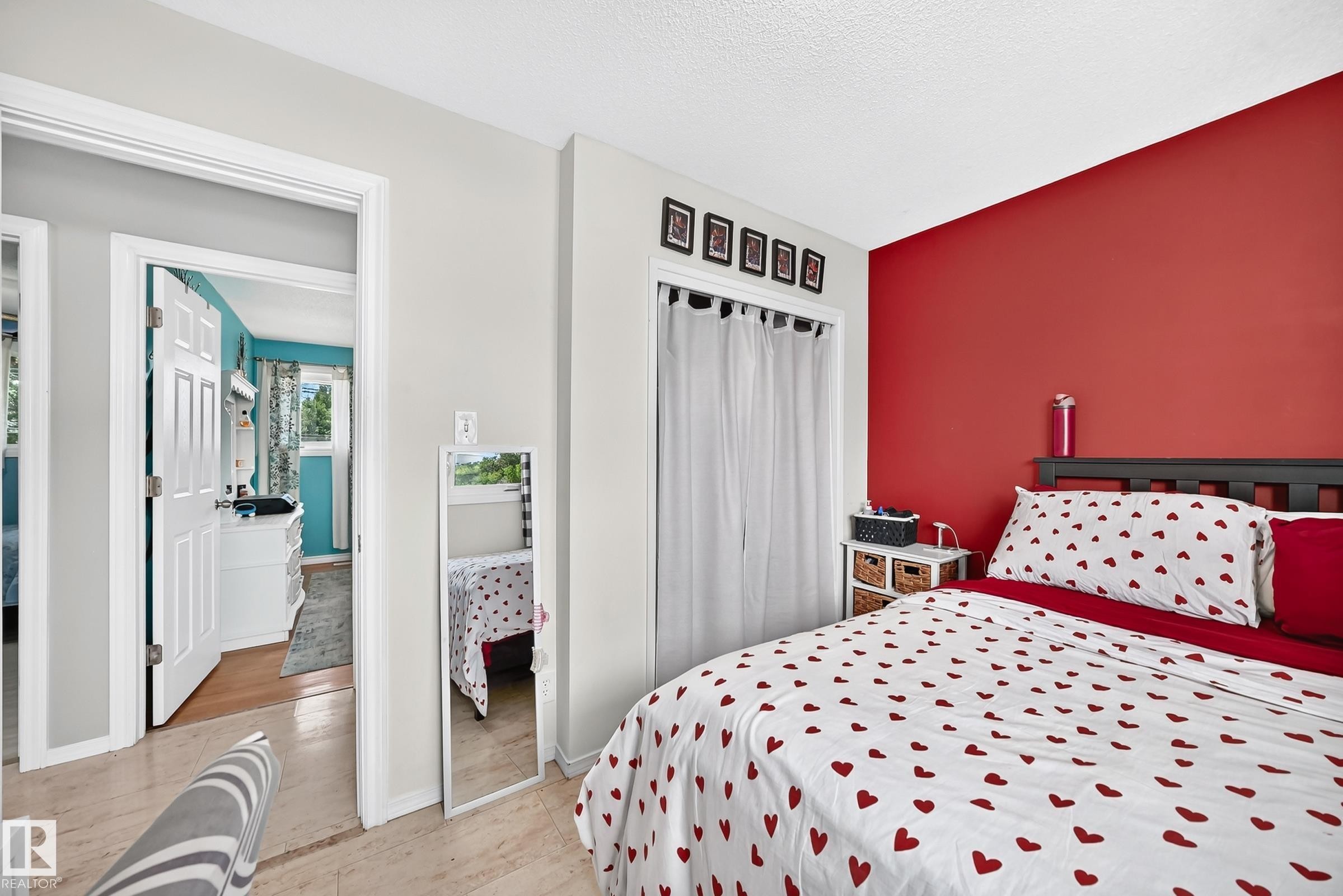 13815 62 Street Nw, Edmonton, AB - Indoor Photo Showing Bedroom