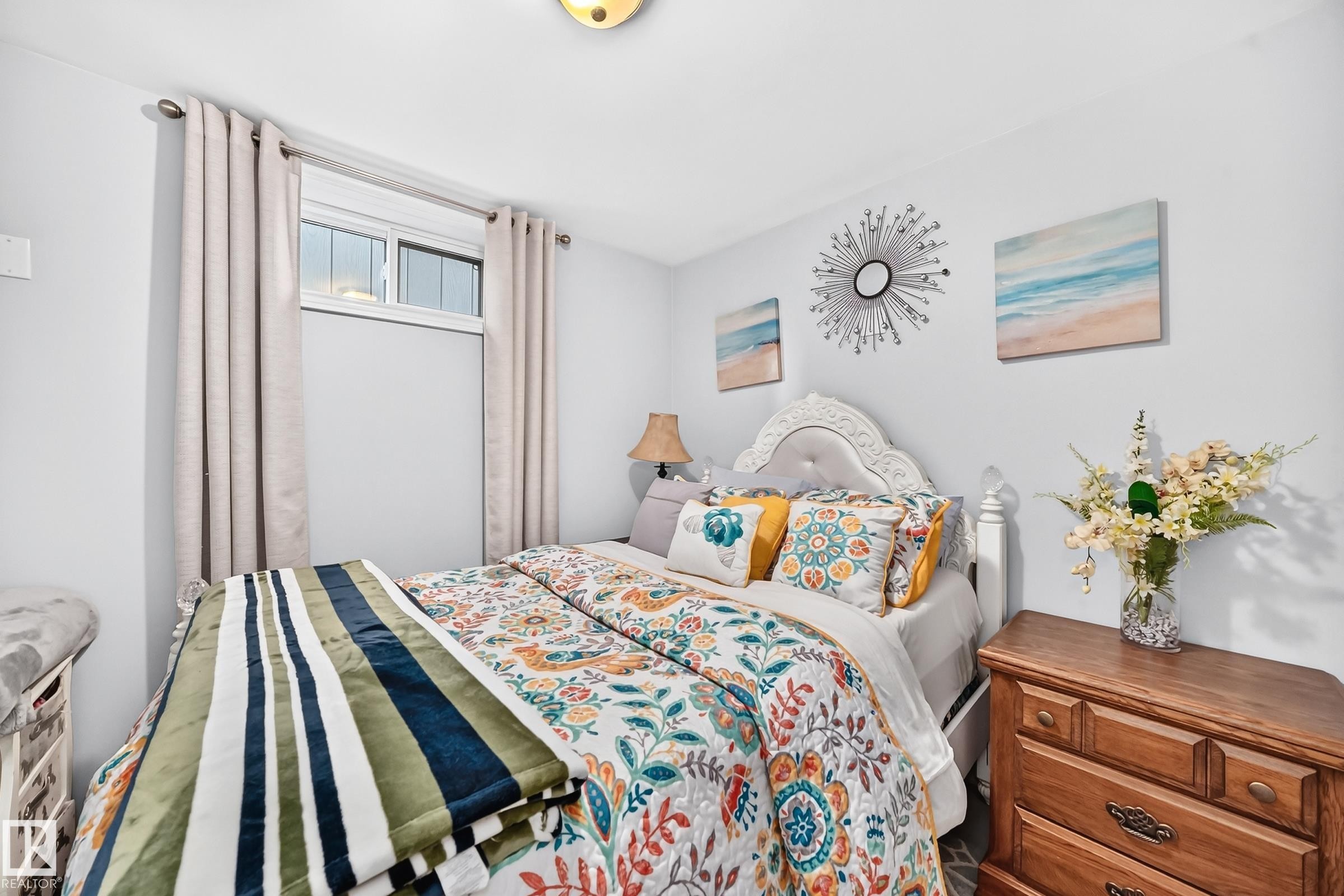 13815 62 Street Nw, Edmonton, AB - Indoor Photo Showing Bedroom