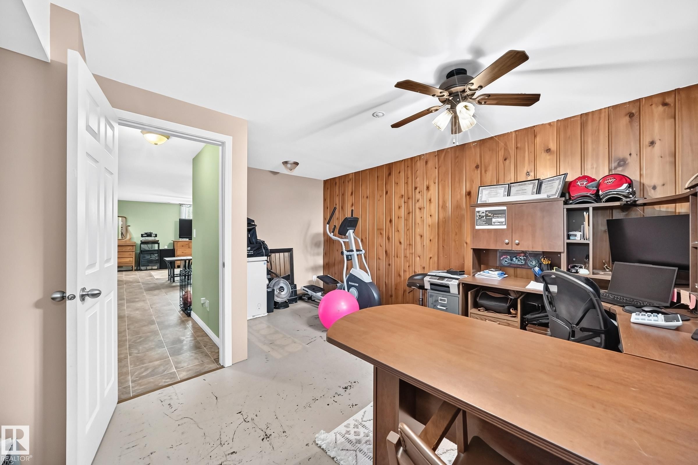 13815 62 Street Nw, Edmonton, AB - Indoor