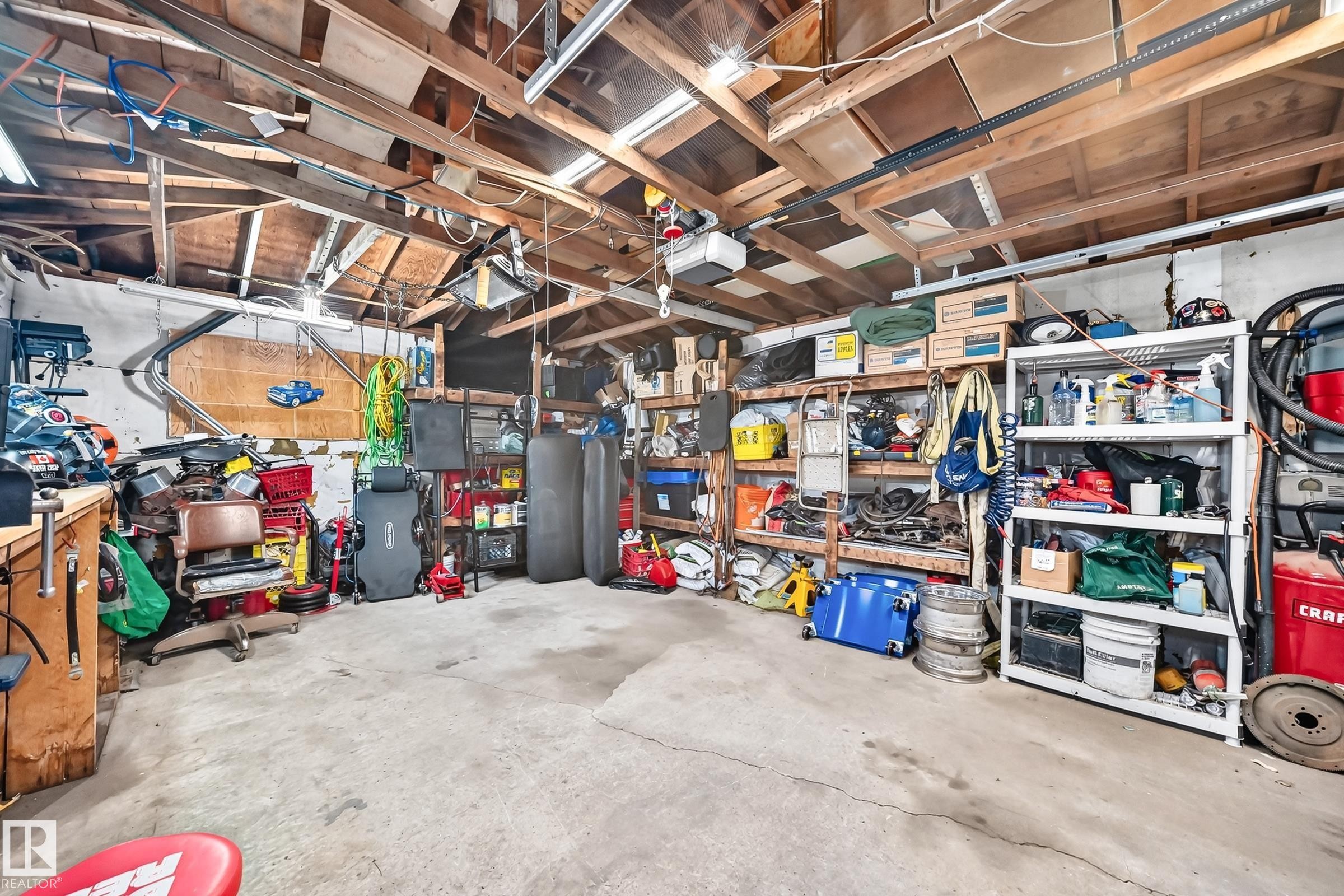 13815 62 Street Nw, Edmonton, AB - Indoor Photo Showing Garage