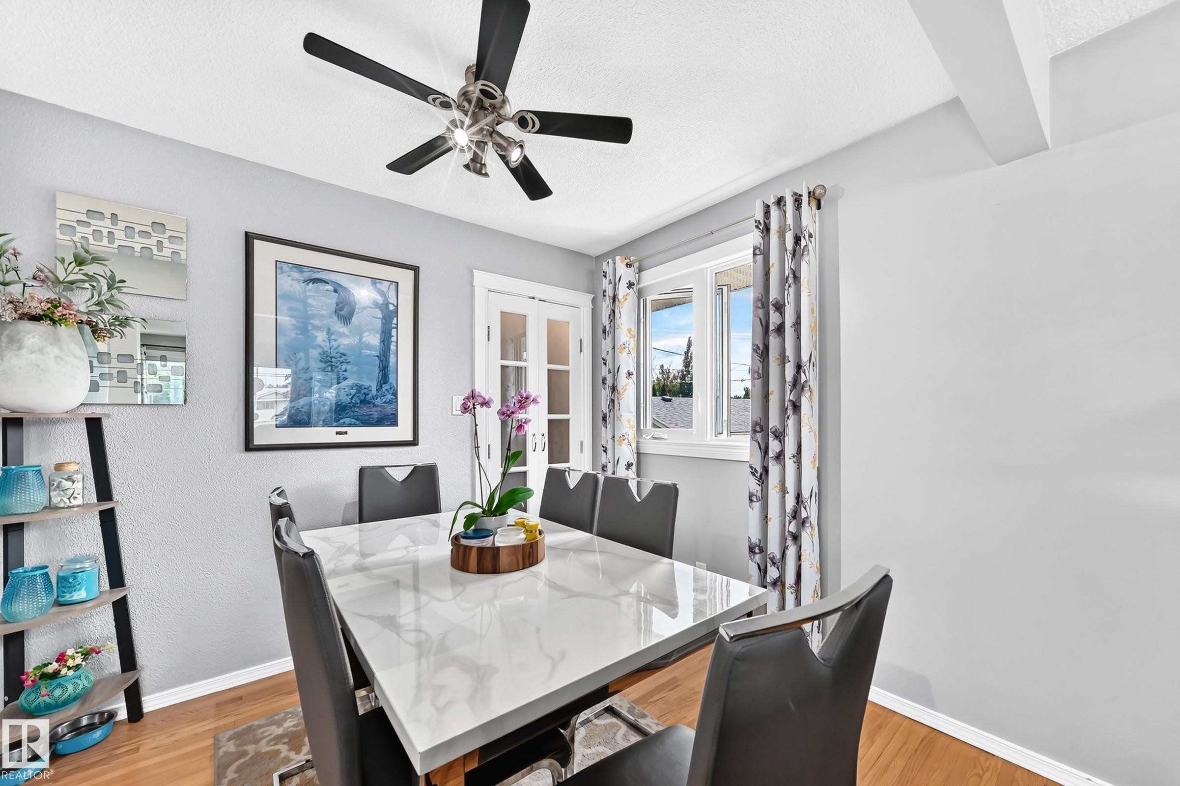 13815 62 Street Nw, Edmonton, AB - Indoor Photo Showing Dining Room