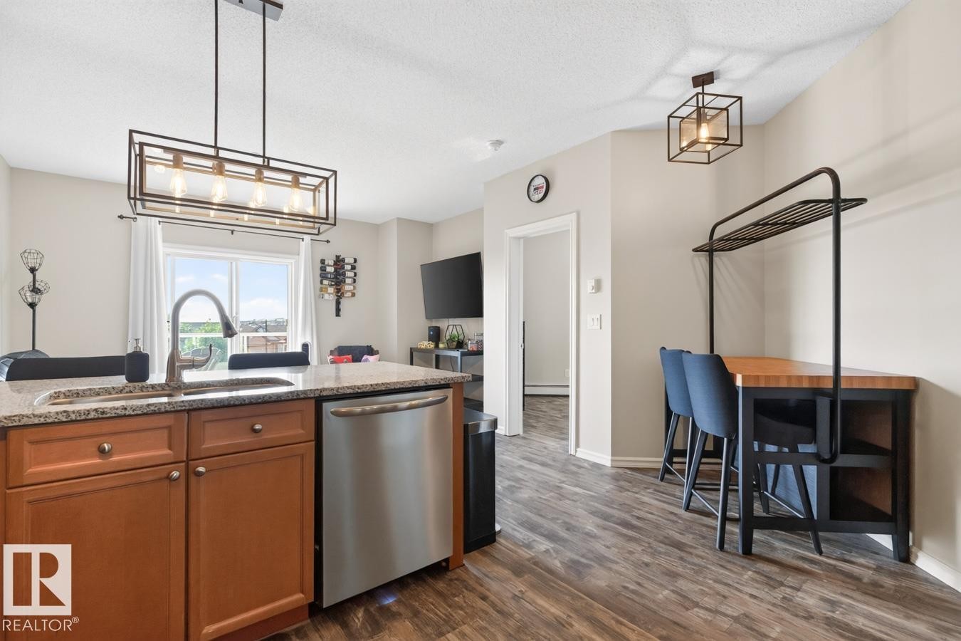 #313 226 Macewan Rd Sw, Edmonton, AB - Indoor Photo Showing Kitchen With Stainless Steel Kitchen