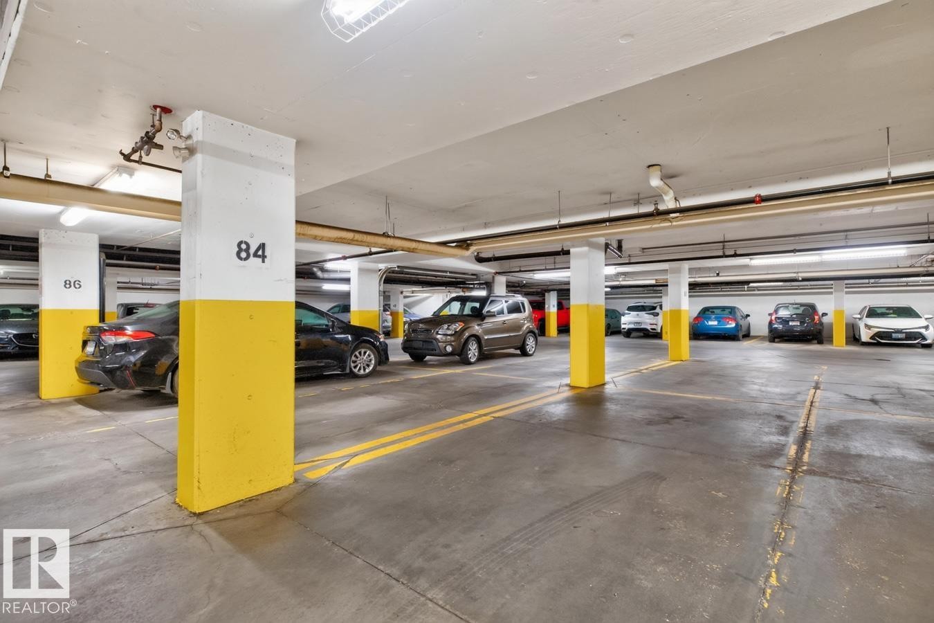 #313 226 Macewan Rd Sw, Edmonton, AB - Indoor Photo Showing Garage