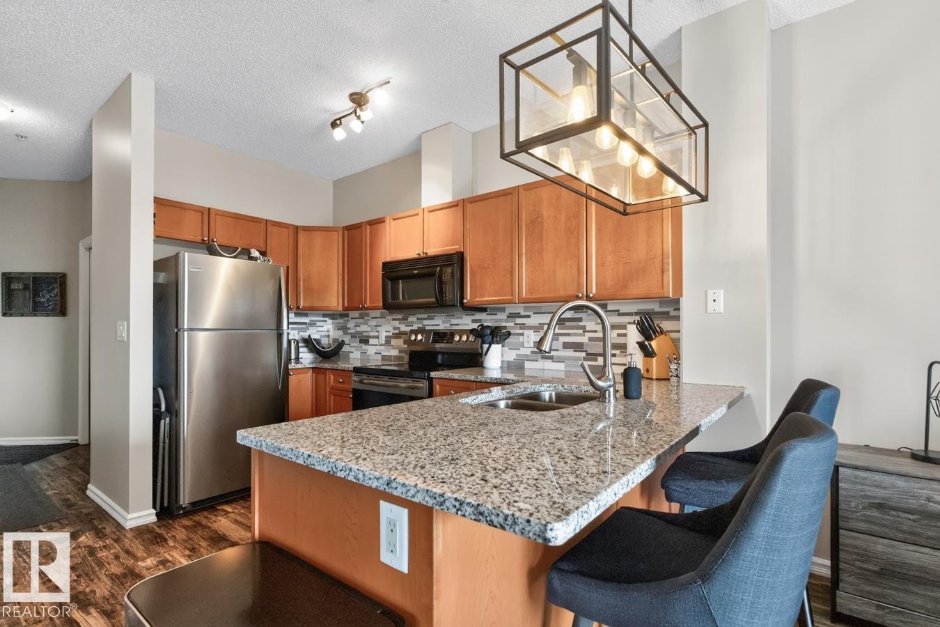 #313 226 Macewan Rd Sw, Edmonton, AB - Indoor Photo Showing Kitchen With Stainless Steel Kitchen With Double Sink