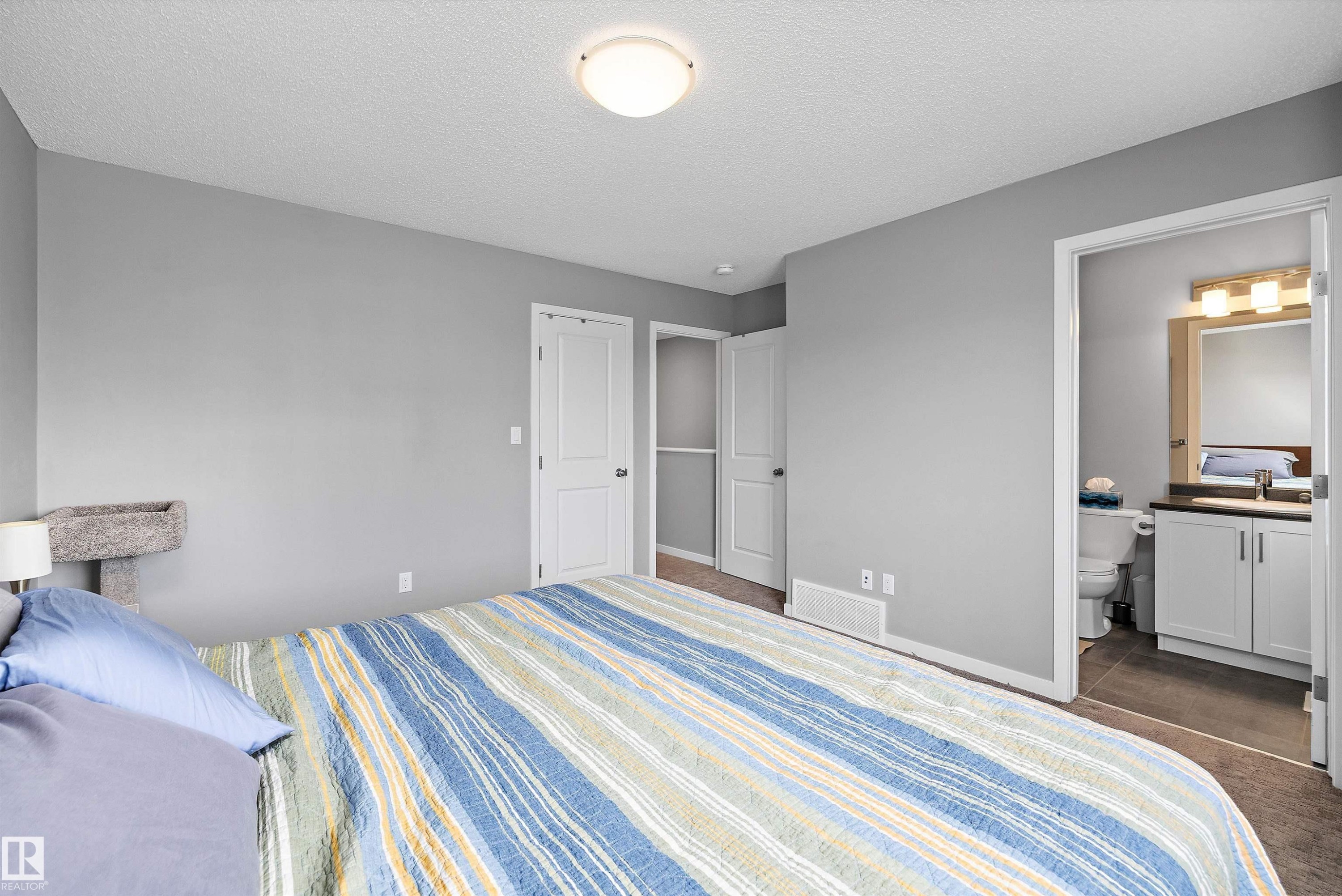 128 3305 Orchards Link, Edmonton, AB - Indoor Photo Showing Bedroom