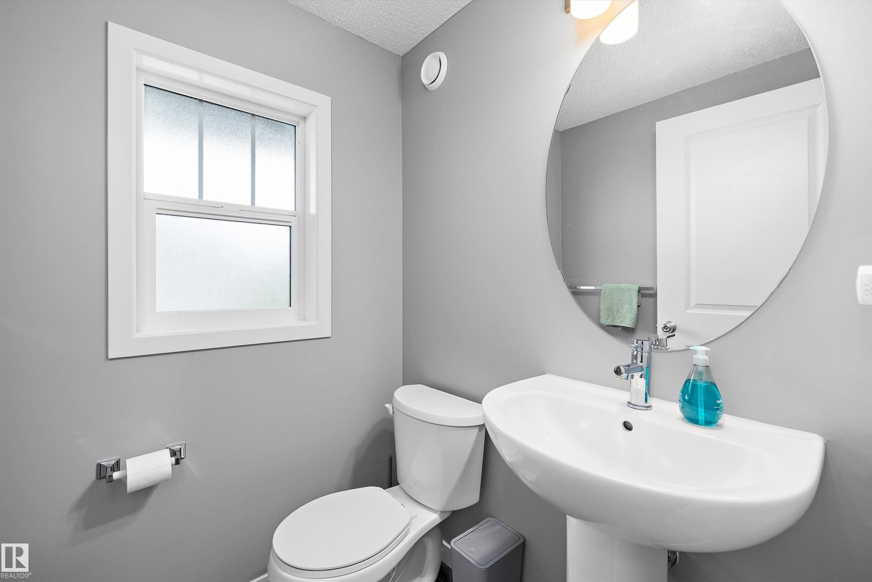 128 3305 Orchards Link, Edmonton, AB - Indoor Photo Showing Bathroom