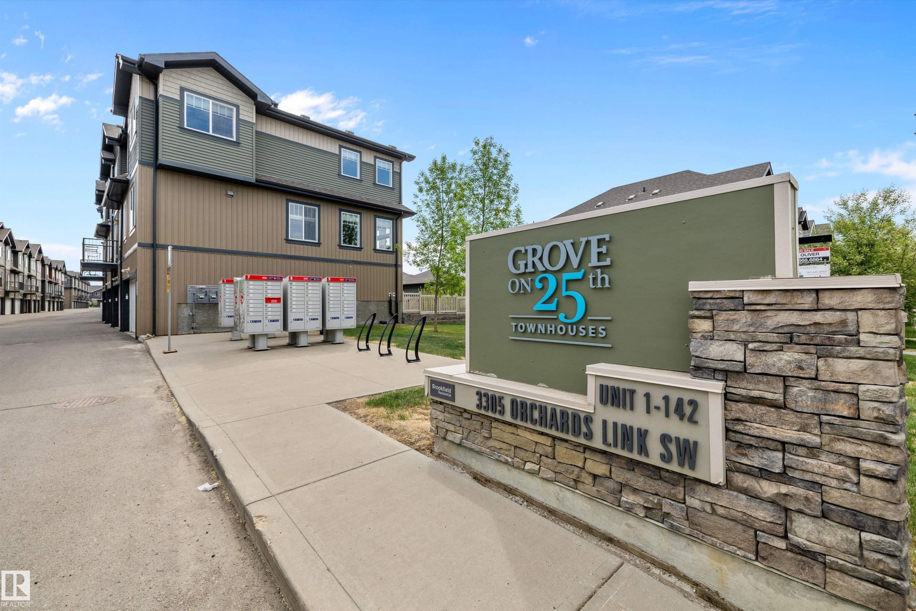 128 3305 Orchards Link, Edmonton, AB - Outdoor