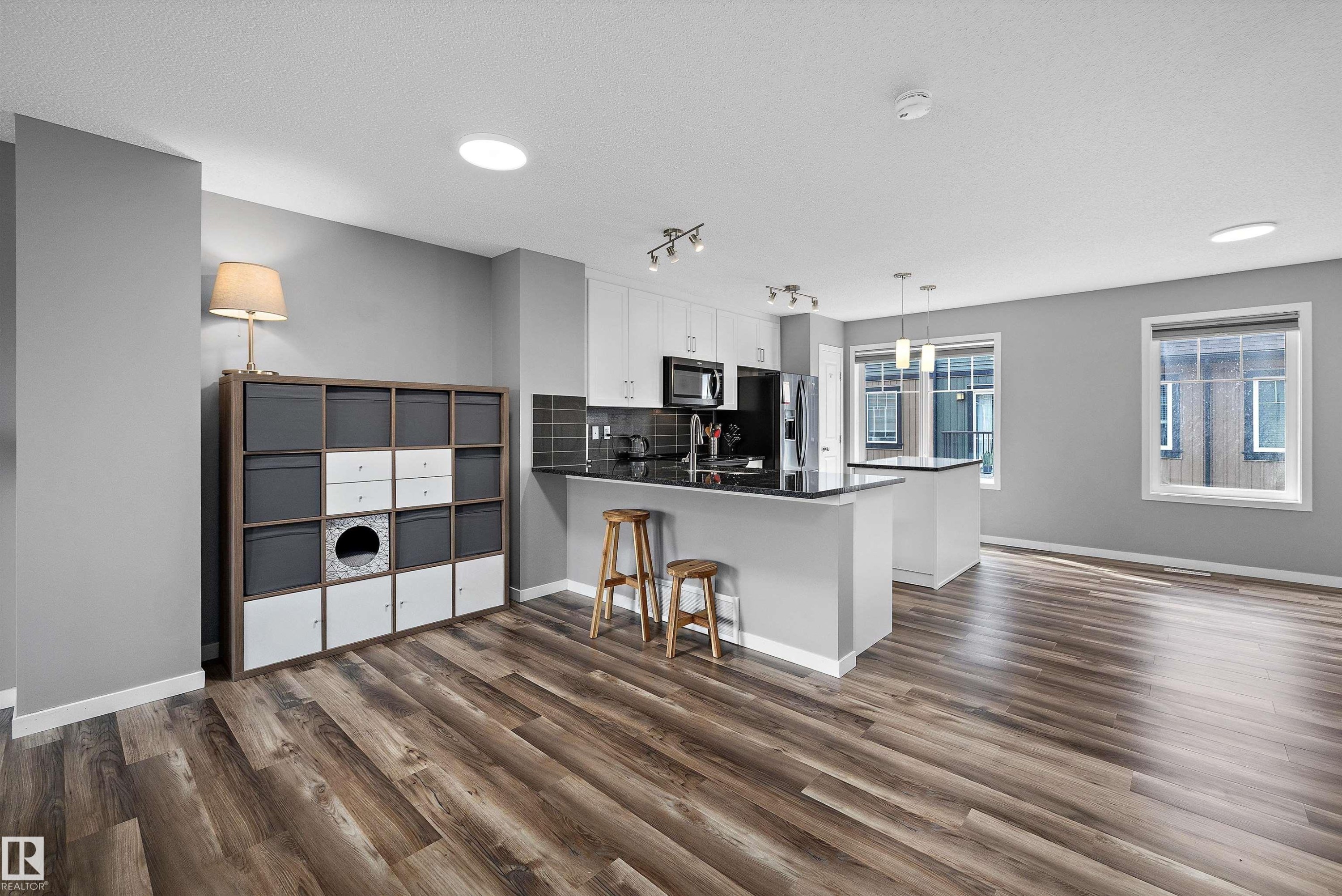 128 3305 Orchards Link, Edmonton, AB - Indoor Photo Showing Kitchen